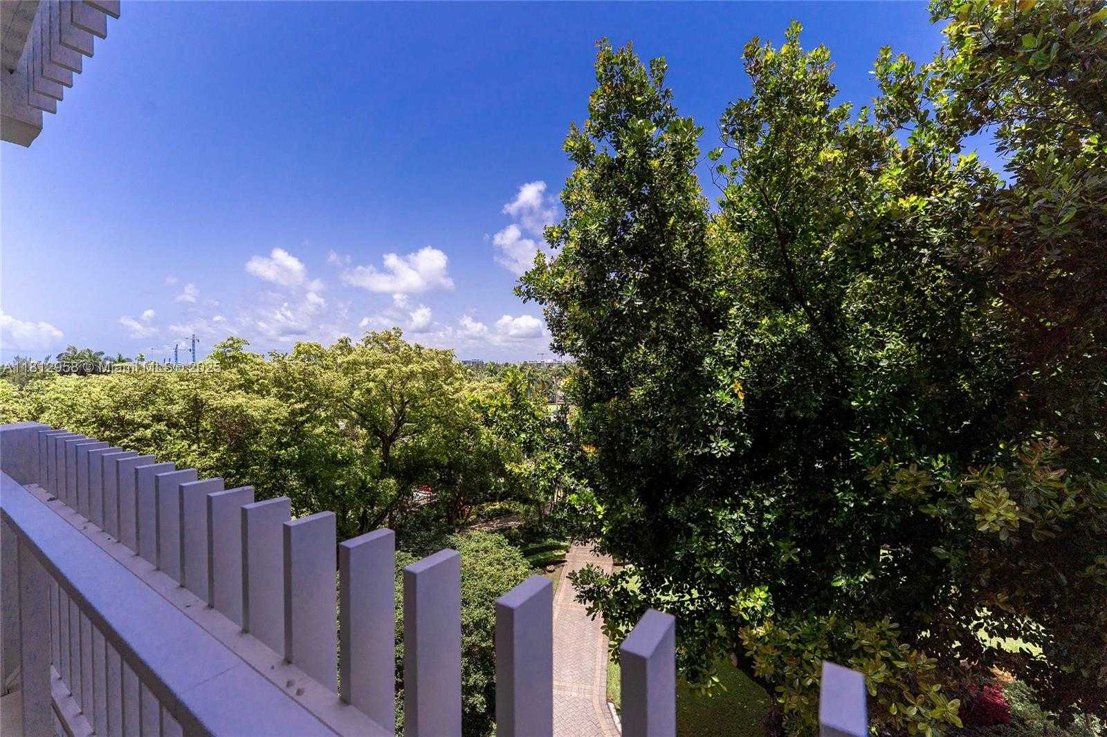 Small Image of 10205 COLLINS AVE #401, Bal Harbour Number 45