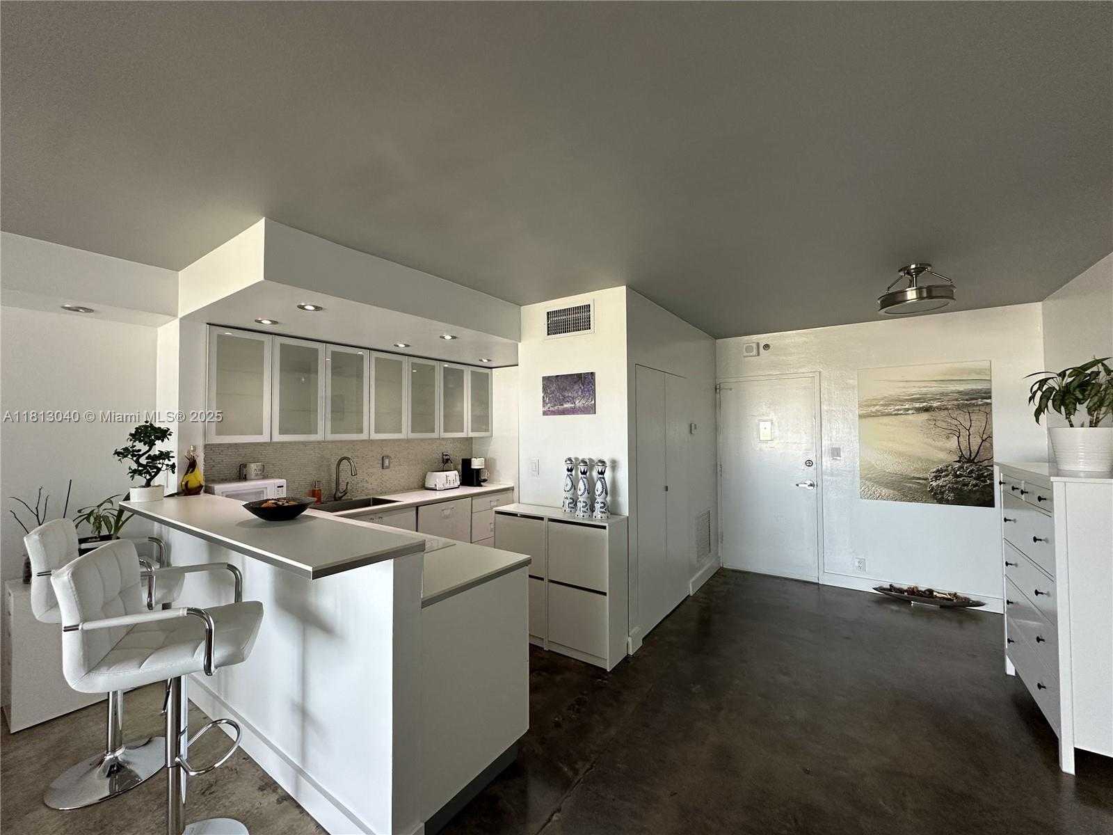 Small Image of 1000 WEST AVE #932, Miami Beach Number 3