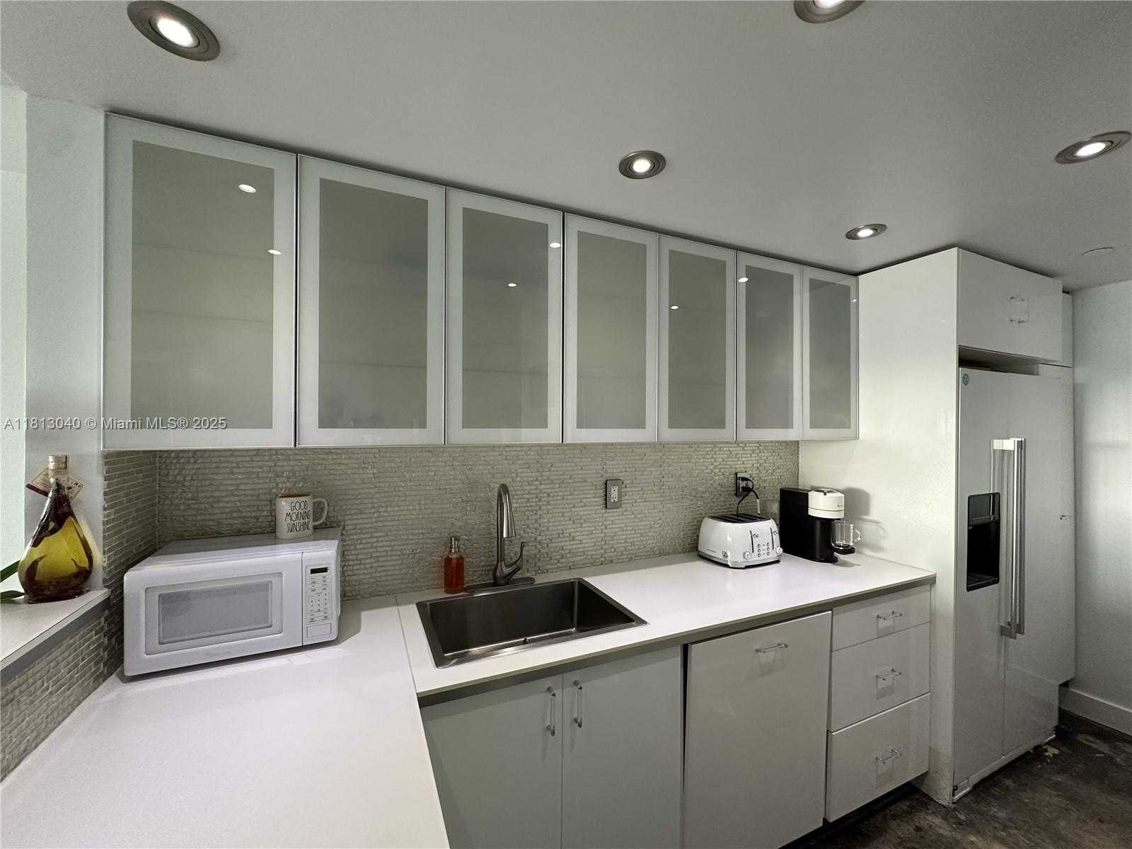 Small Image of 1000 WEST AVE #932, Miami Beach Number 4