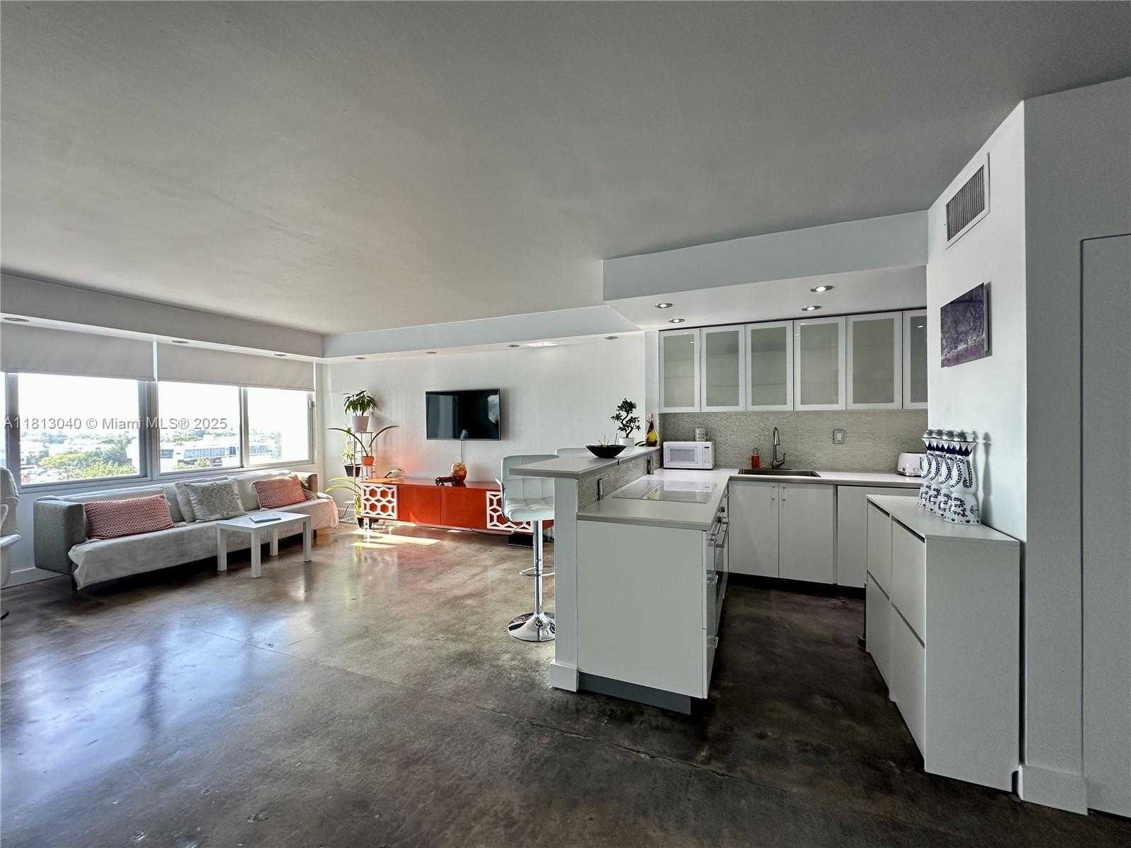 Small Image of 1000 WEST AVE #932, Miami Beach Number 8