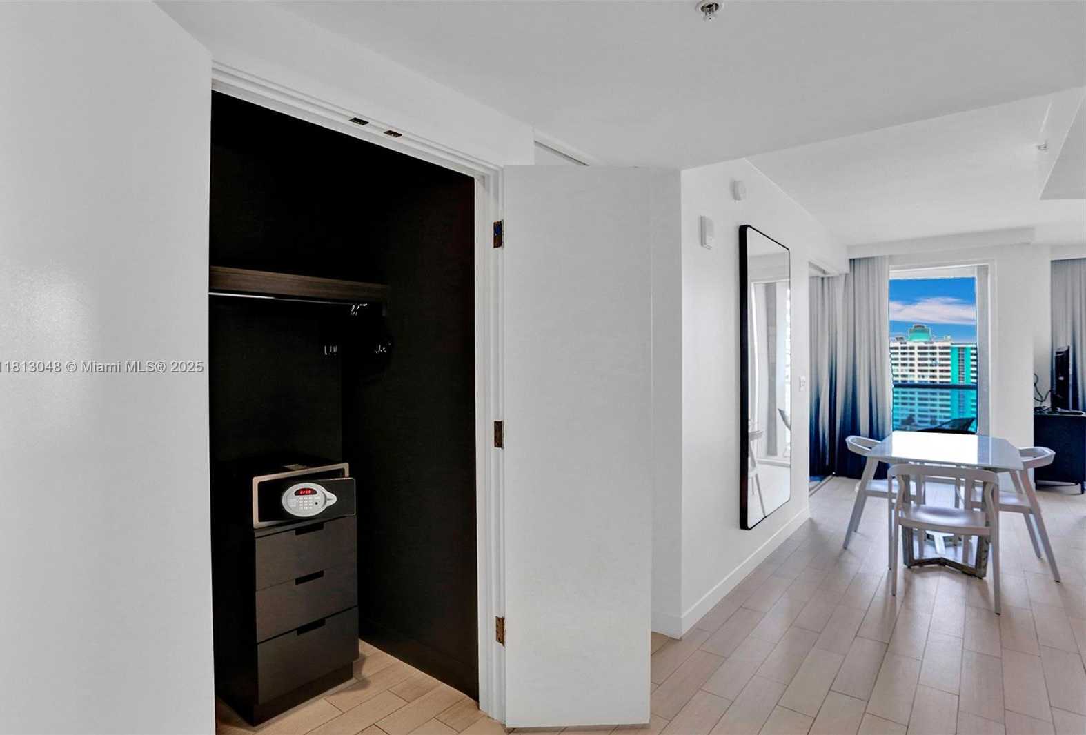 Small Image of 3101 BAYSHORE DR #1208, Fort Lauderdale Number 13
