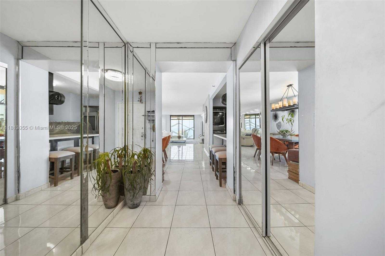 Small Image of 6061 COLLINS AVE #5F, Miami Beach Number 2