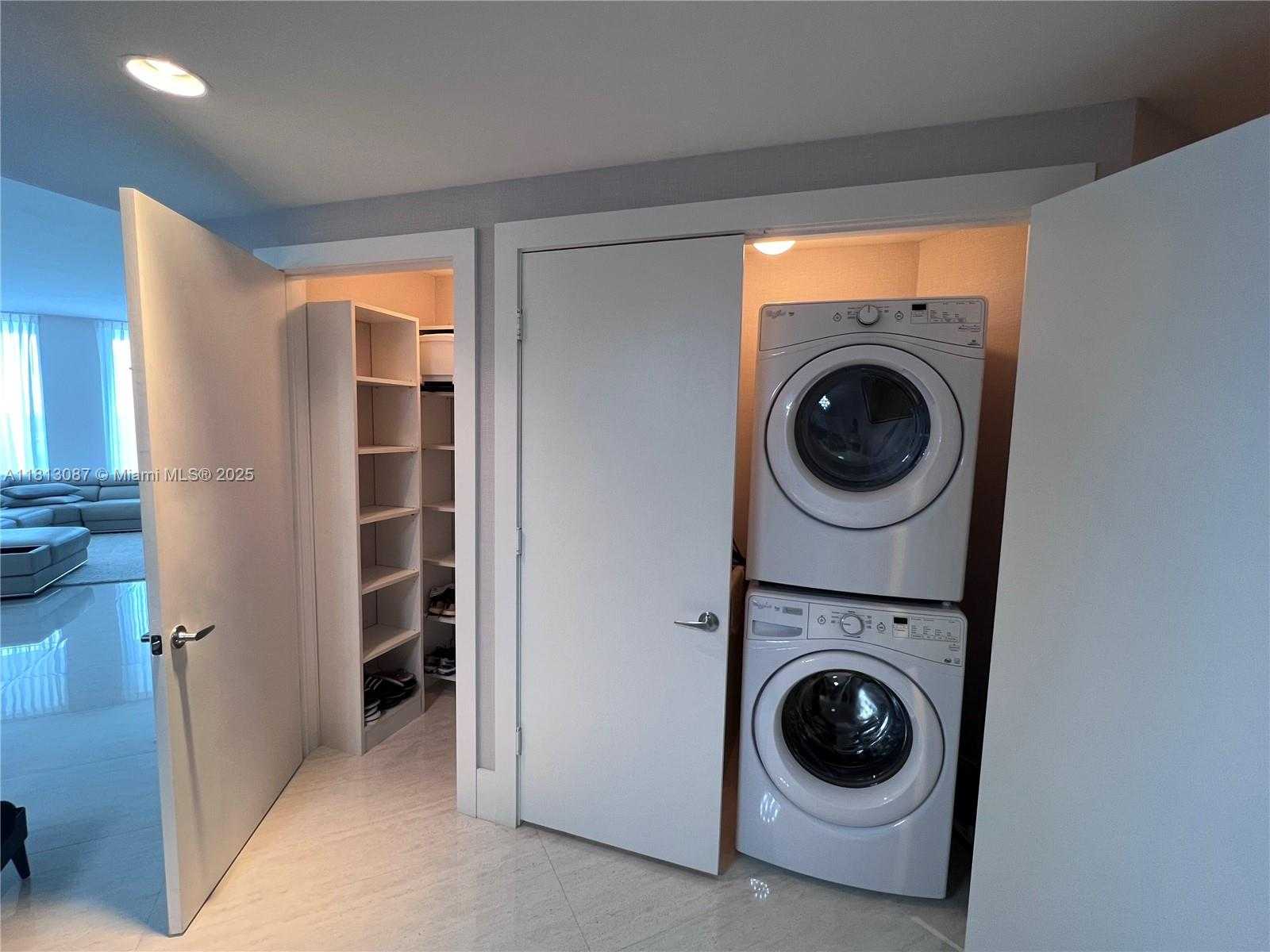 Small Image of 17301 BISCAYNE BLVD #1402, North Miami Beach Number 11