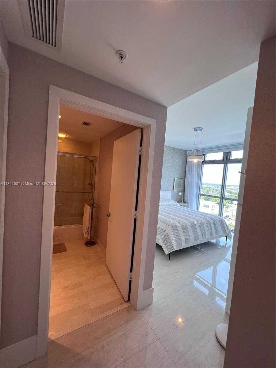 Small Image of 17301 BISCAYNE BLVD #1402, North Miami Beach Number 12