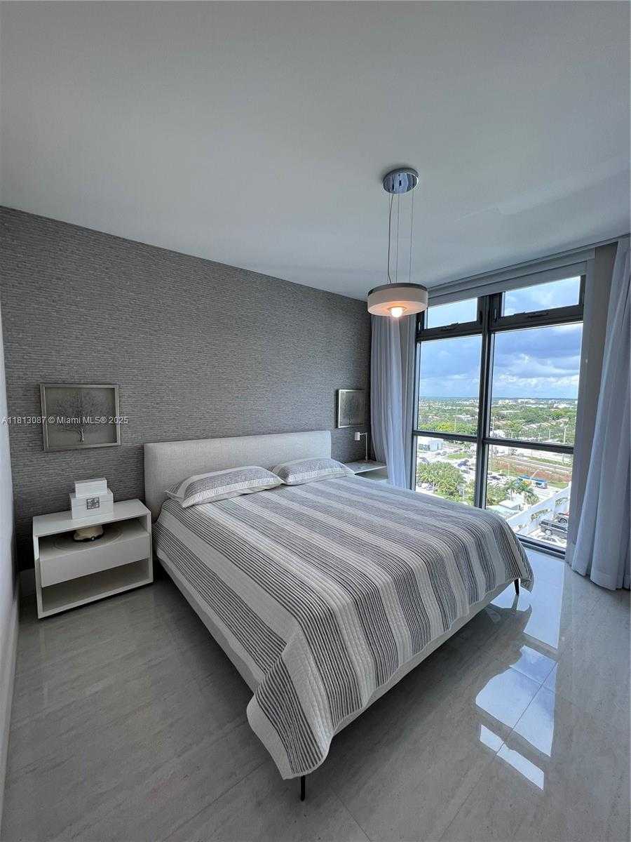 Small Image of 17301 BISCAYNE BLVD #1402, North Miami Beach Number 14