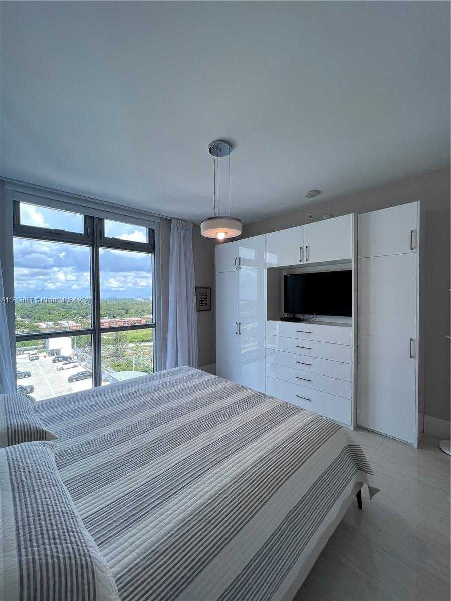 Small Image of 17301 BISCAYNE BLVD #1402, North Miami Beach Number 15