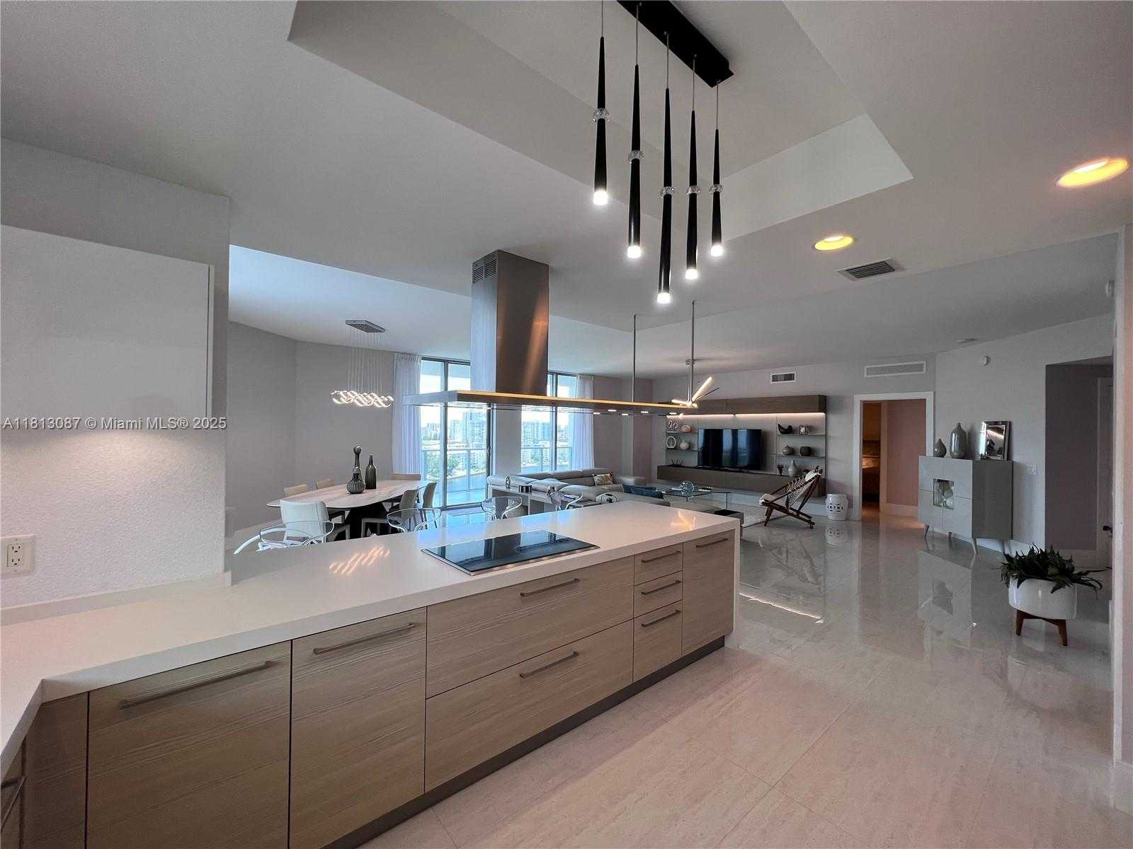 Small Image of 17301 BISCAYNE BLVD #1402, North Miami Beach Number 22