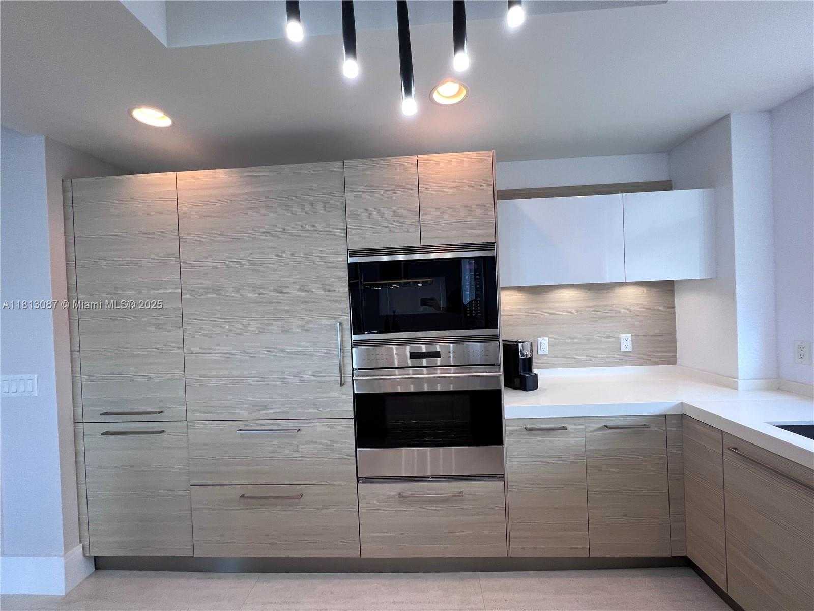 Small Image of 17301 BISCAYNE BLVD #1402, North Miami Beach Number 23