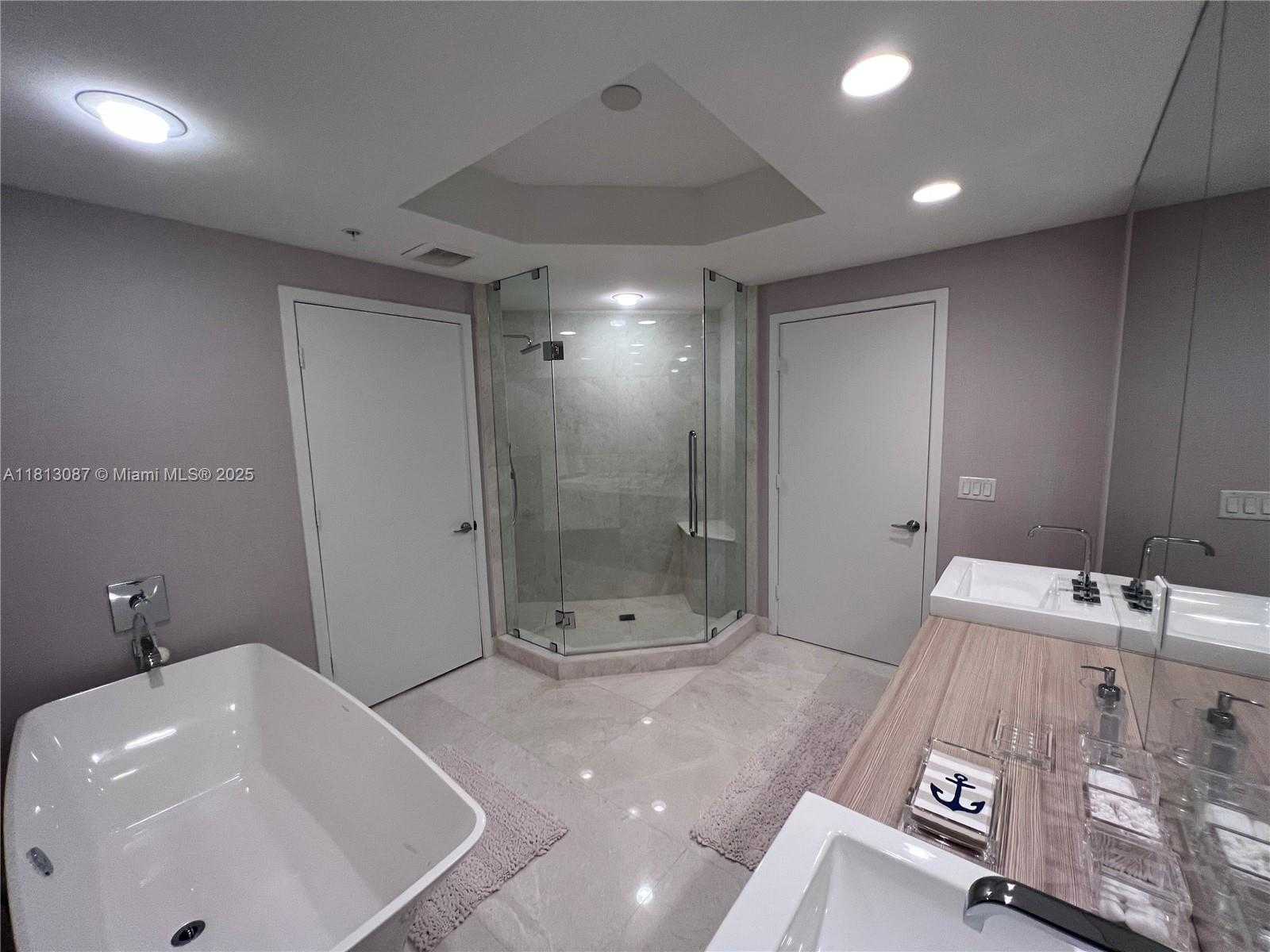 Small Image of 17301 BISCAYNE BLVD #1402, North Miami Beach Number 27