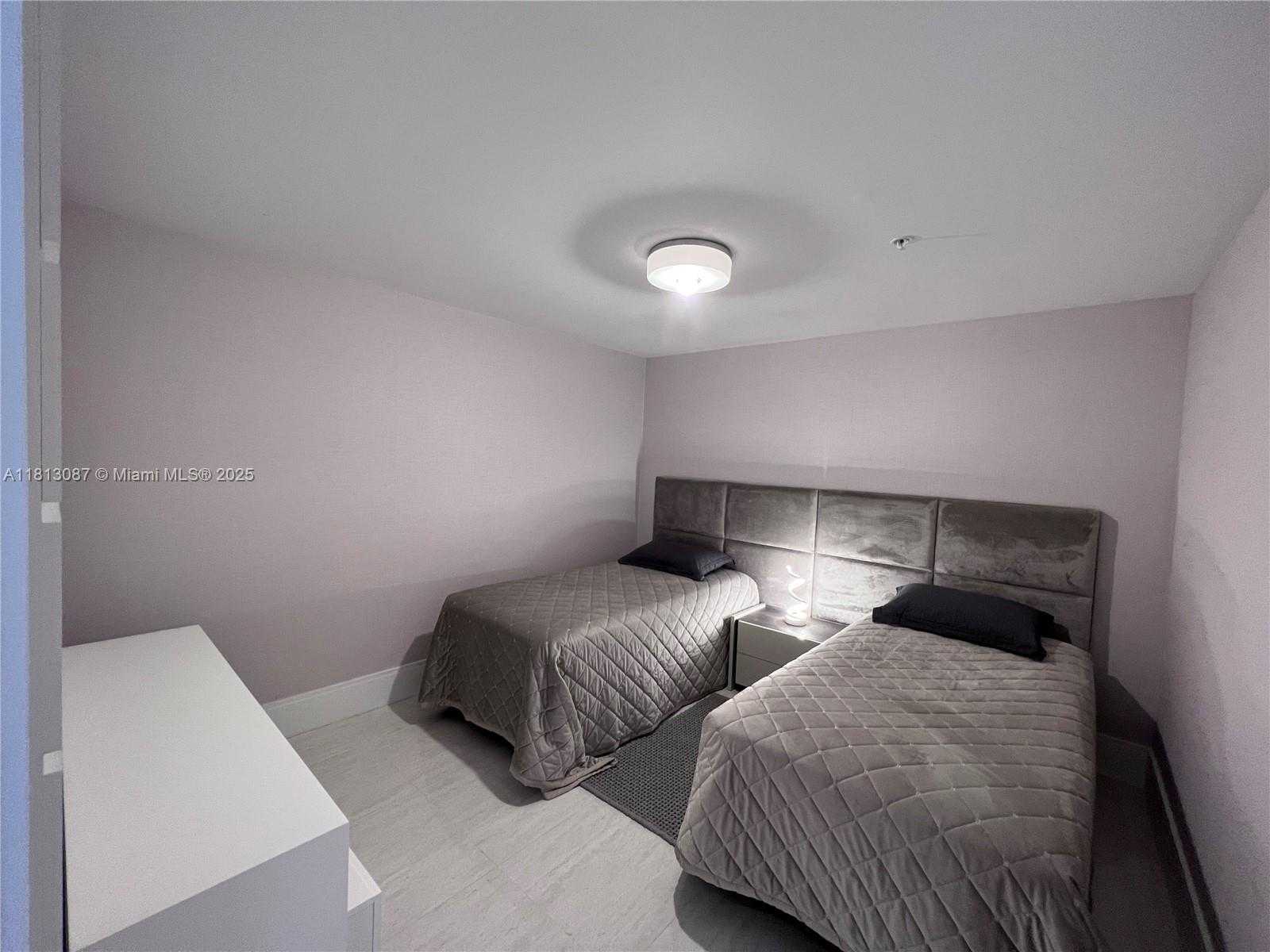 Small Image of 17301 BISCAYNE BLVD #1402, North Miami Beach Number 32