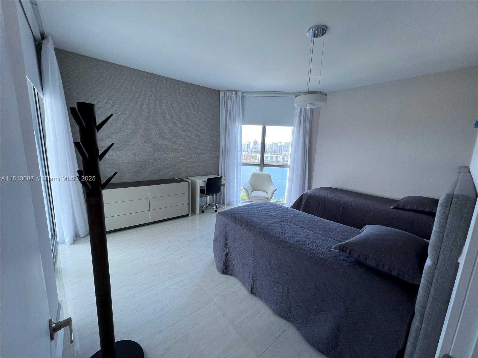 Small Image of 17301 BISCAYNE BLVD #1402, North Miami Beach Number 34