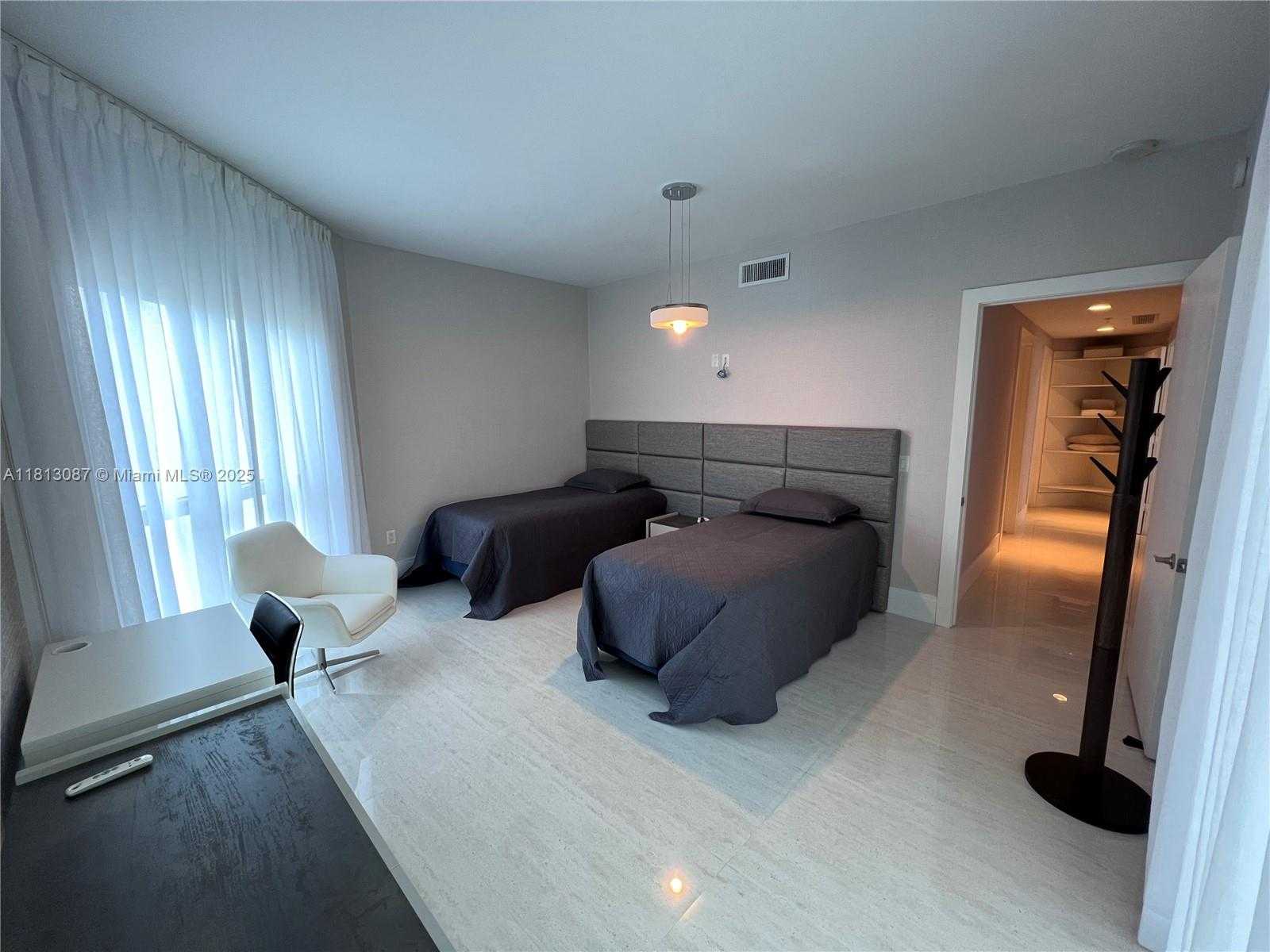 Small Image of 17301 BISCAYNE BLVD #1402, North Miami Beach Number 36