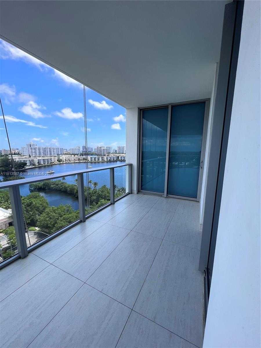 Small Image of 17301 BISCAYNE BLVD #1402, North Miami Beach Number 4