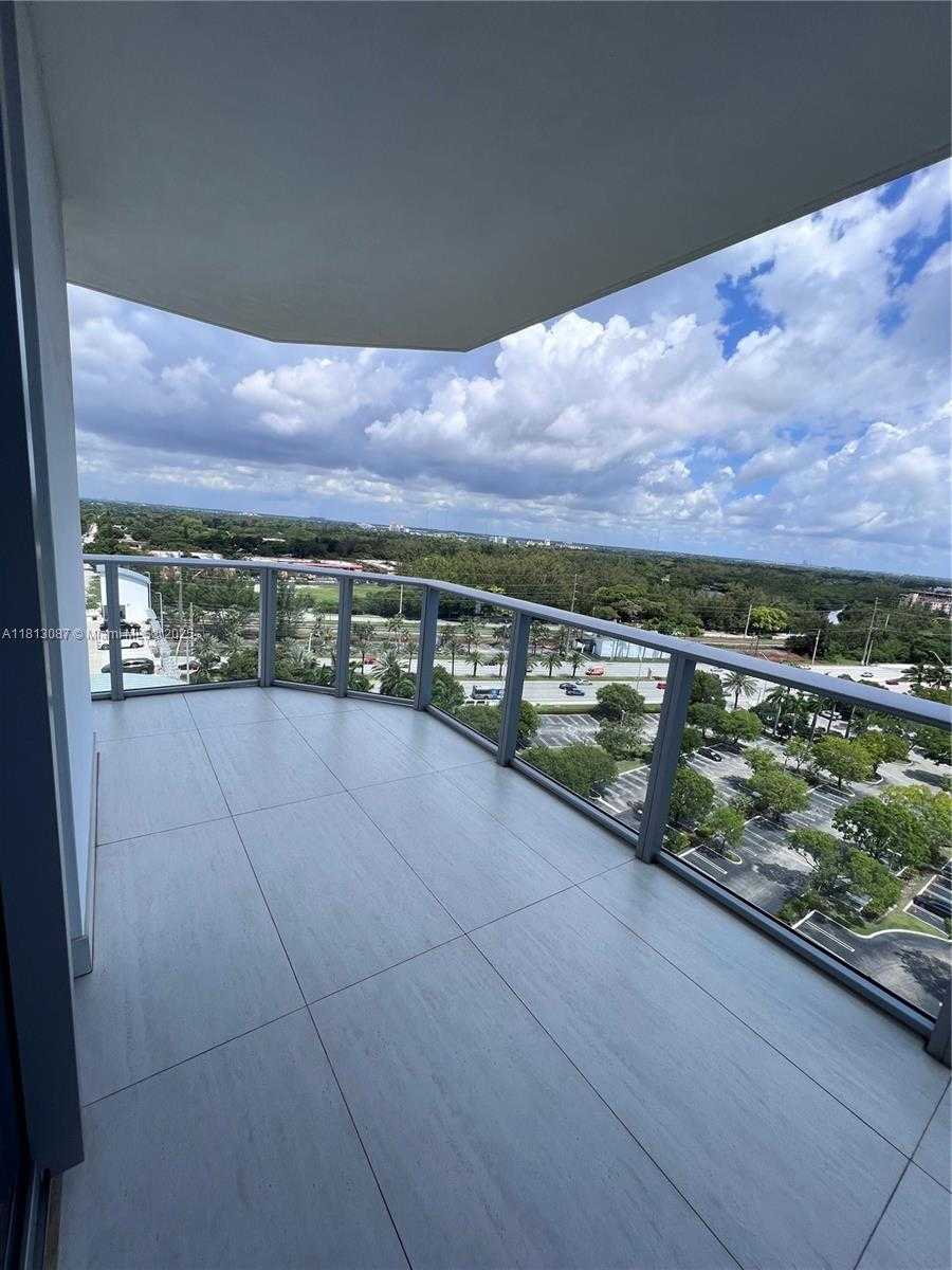 Small Image of 17301 BISCAYNE BLVD #1402, North Miami Beach Number 5