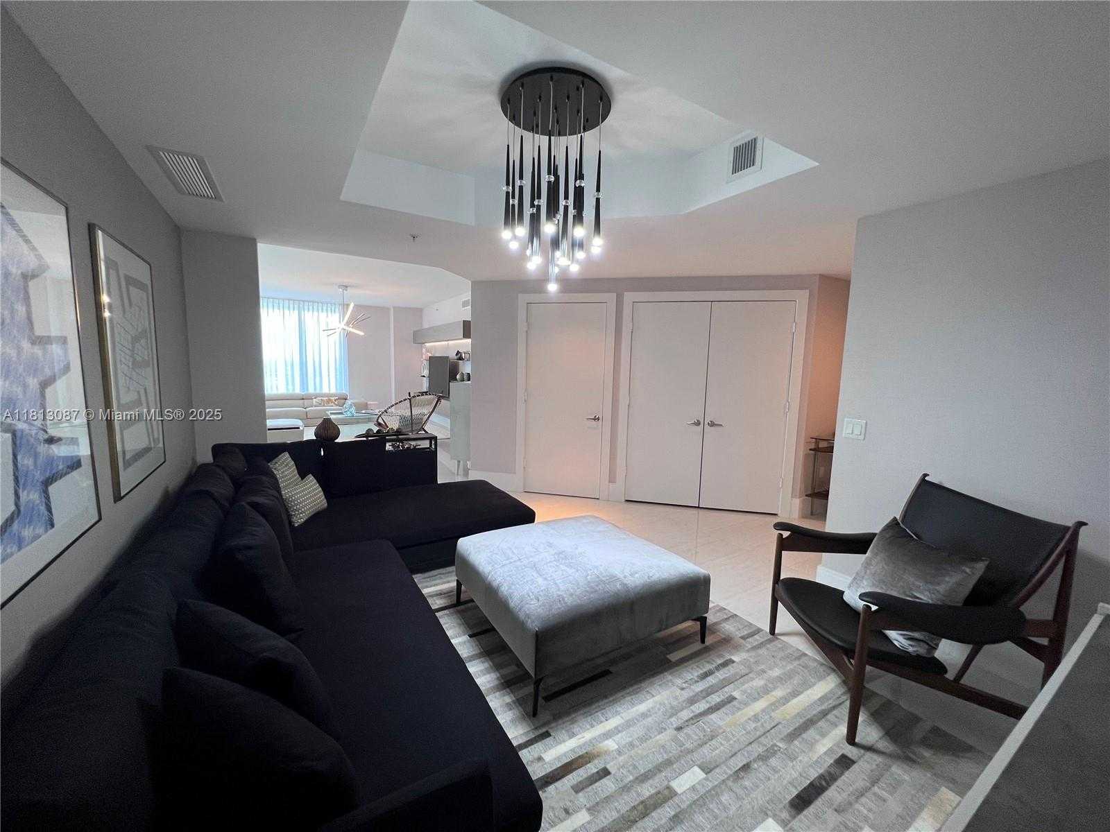 Small Image of 17301 BISCAYNE BLVD #1402, North Miami Beach Number 7
