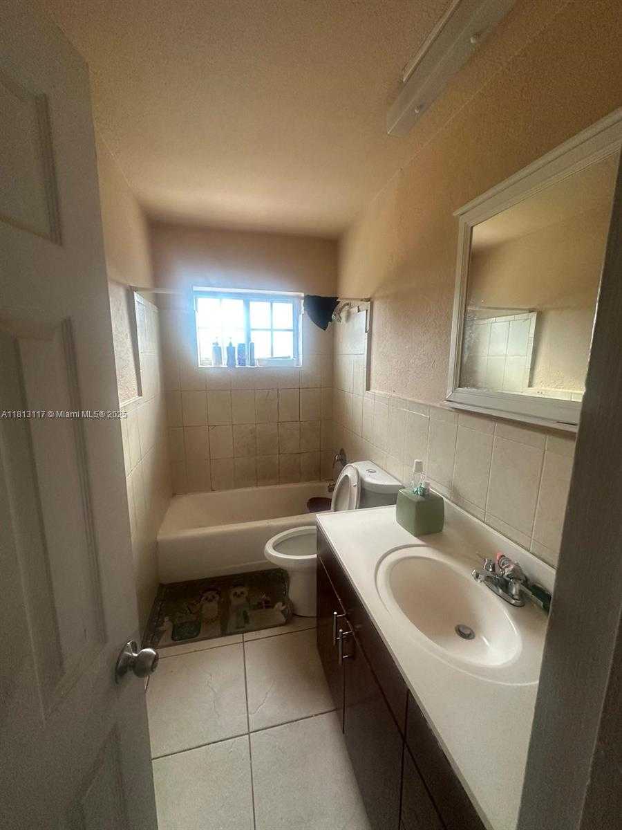 Small Image of 13700 NORTH EAST 6TH AVE #311, North Miami Number 4