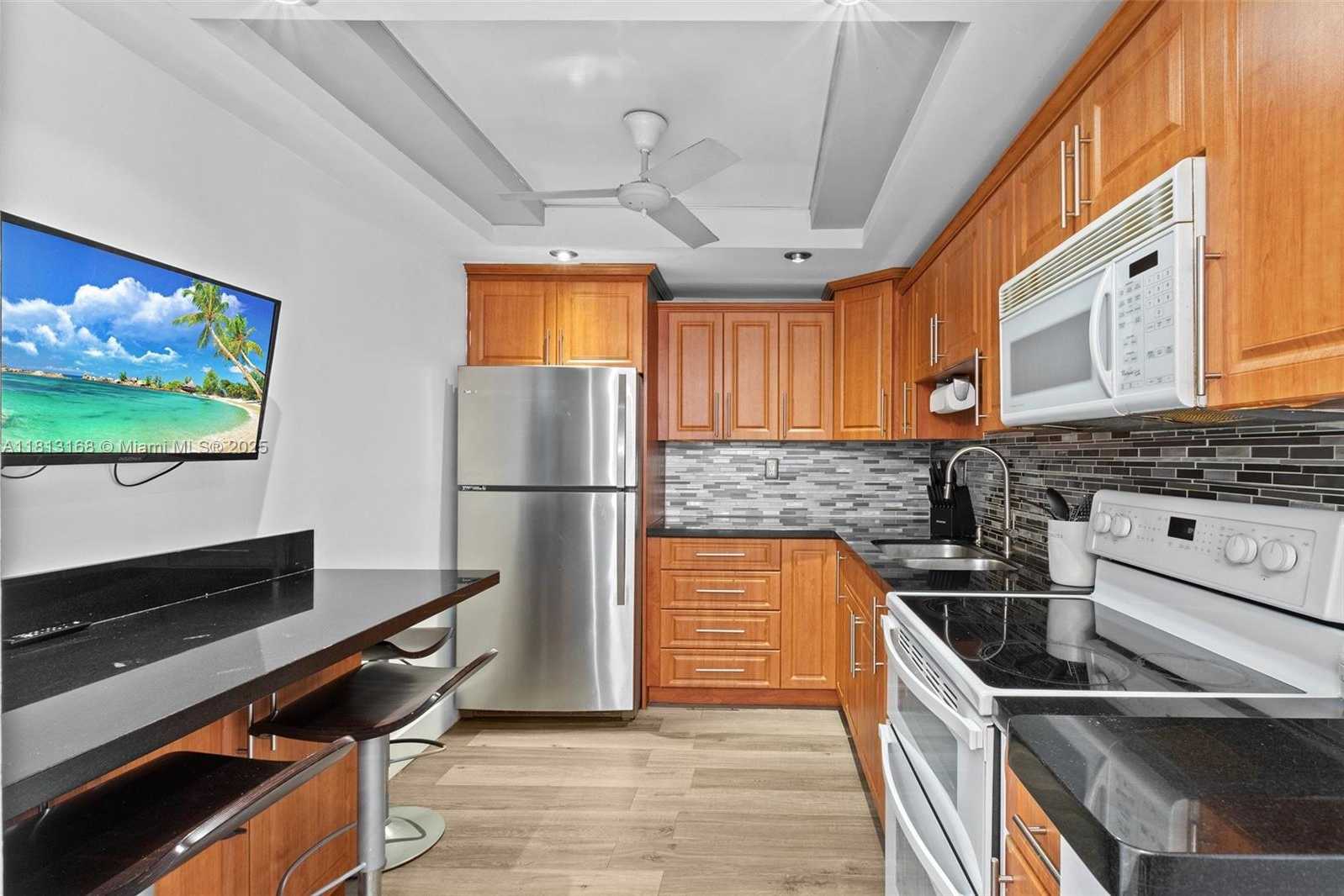 Small Image of 6451 NORTH UNIVERSITY DR #205, Tamarac Number 10