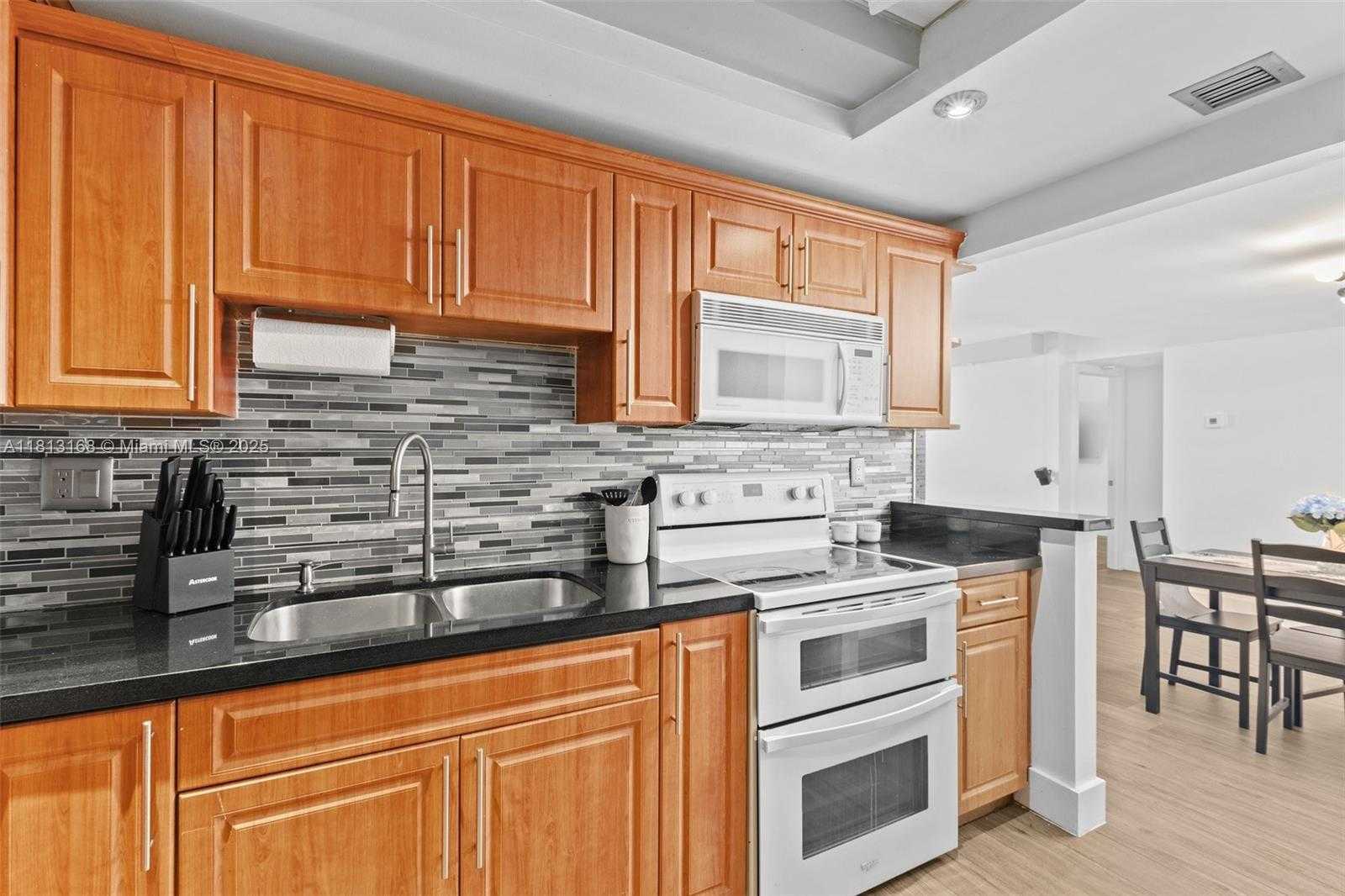Small Image of 6451 NORTH UNIVERSITY DR #205, Tamarac Number 13
