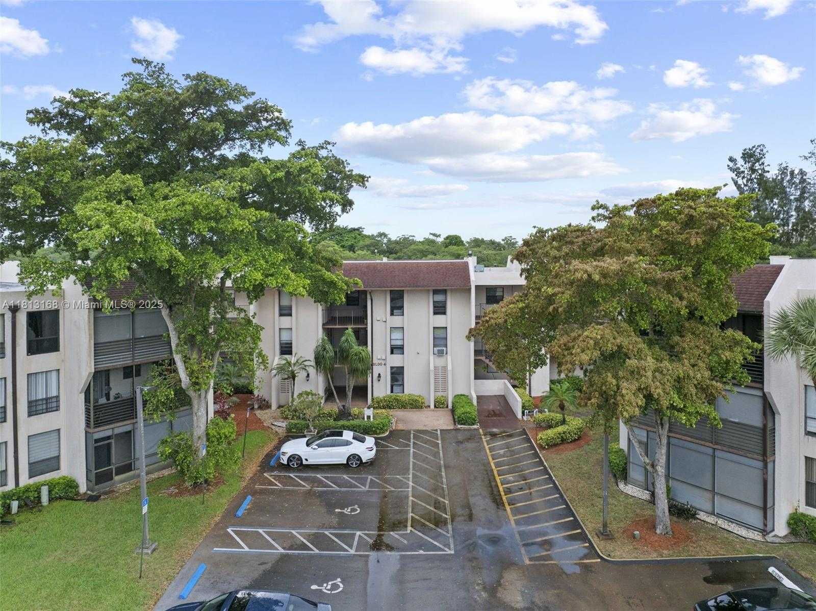 Small Image of 6451 NORTH UNIVERSITY DR #205, Tamarac Number 27