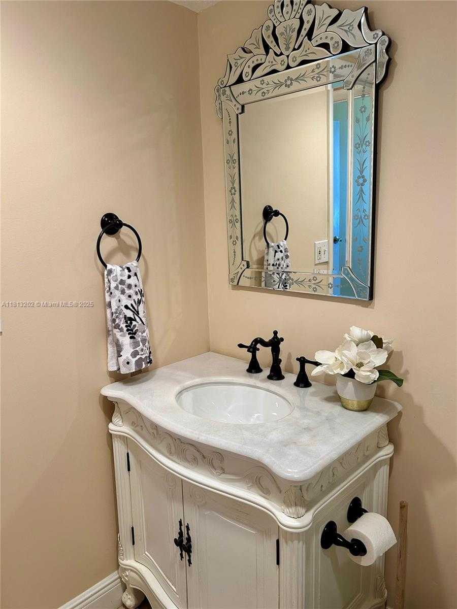 Small Image of 1500 SOUTH OCEAN DR #PHJ, Hollywood Number 30