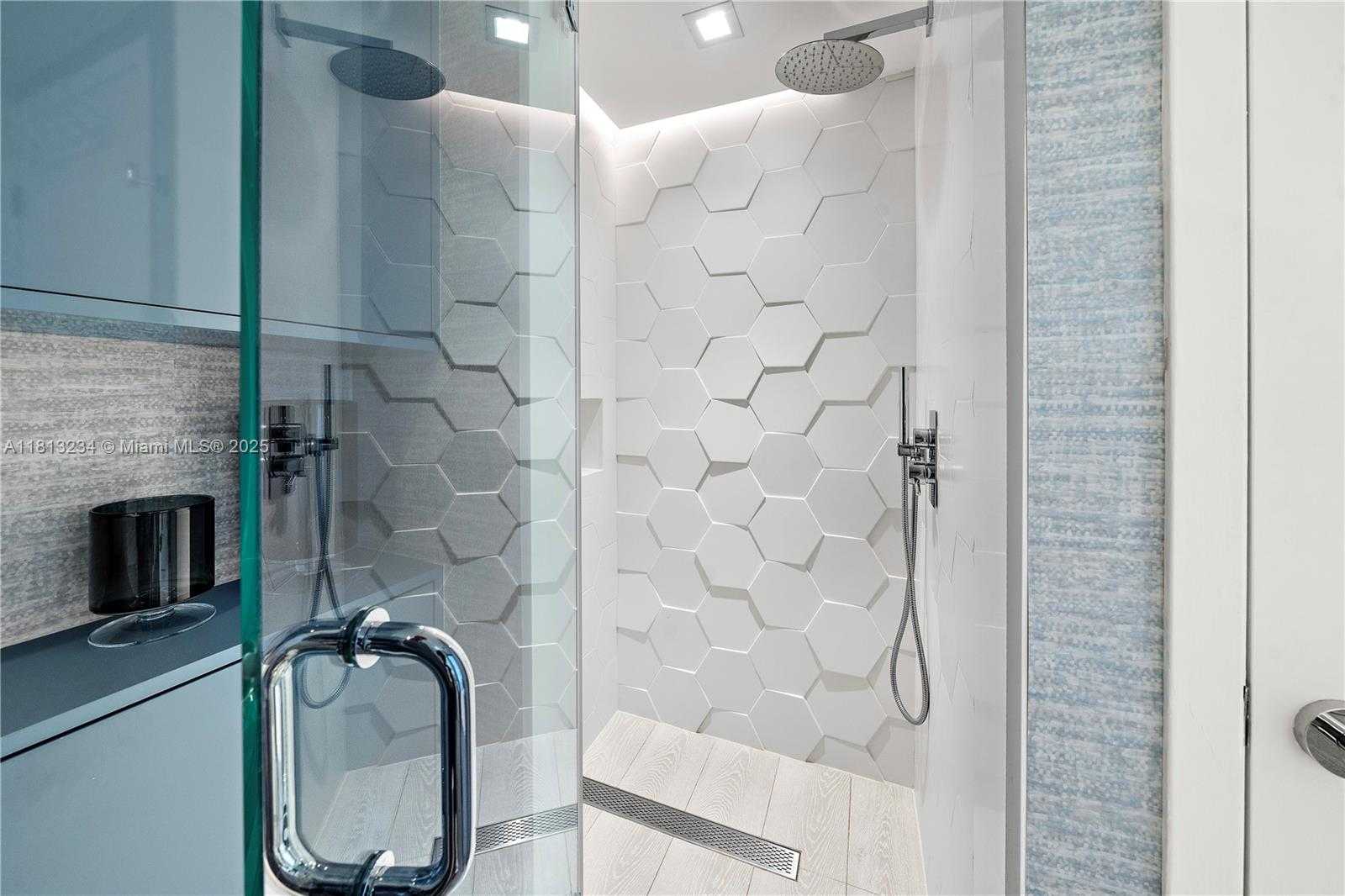 Small Image of 1500 OCEAN DR #910, Miami Beach Number 10