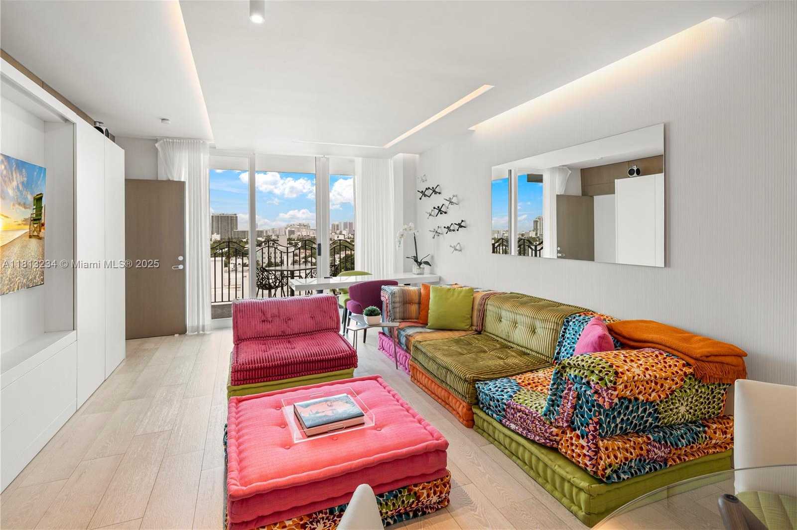 Small Image of 1500 OCEAN DR #910, Miami Beach Number 14