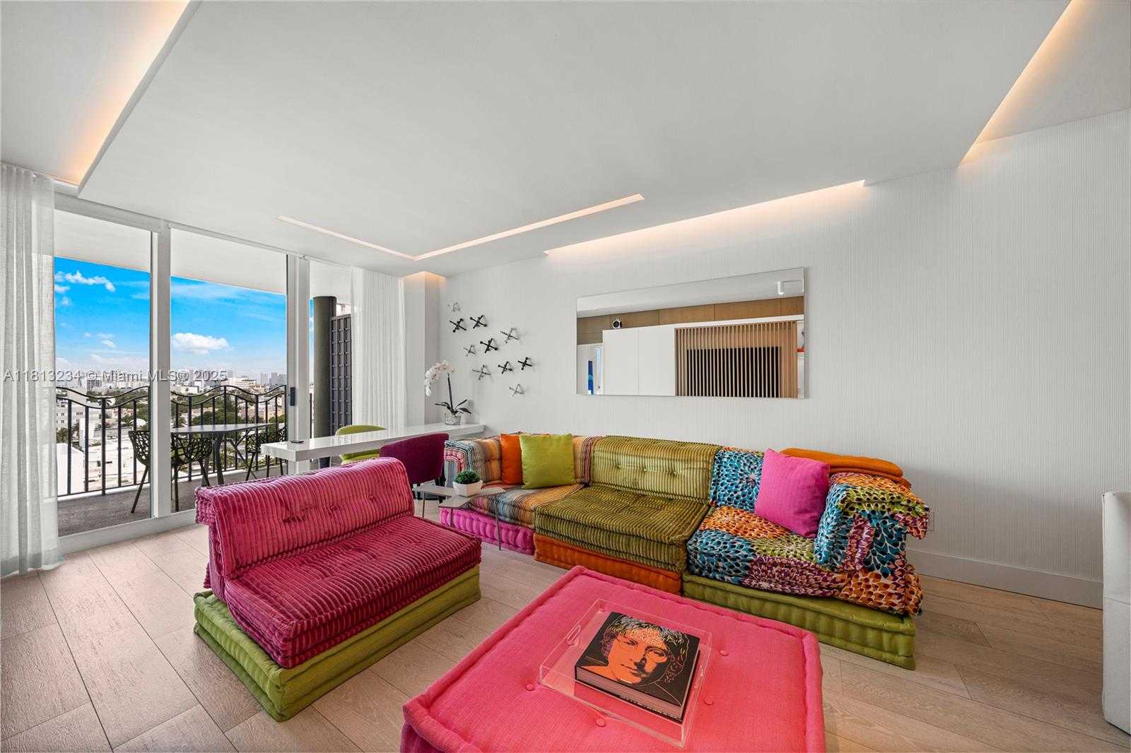 Small Image of 1500 OCEAN DR #910, Miami Beach Number 16
