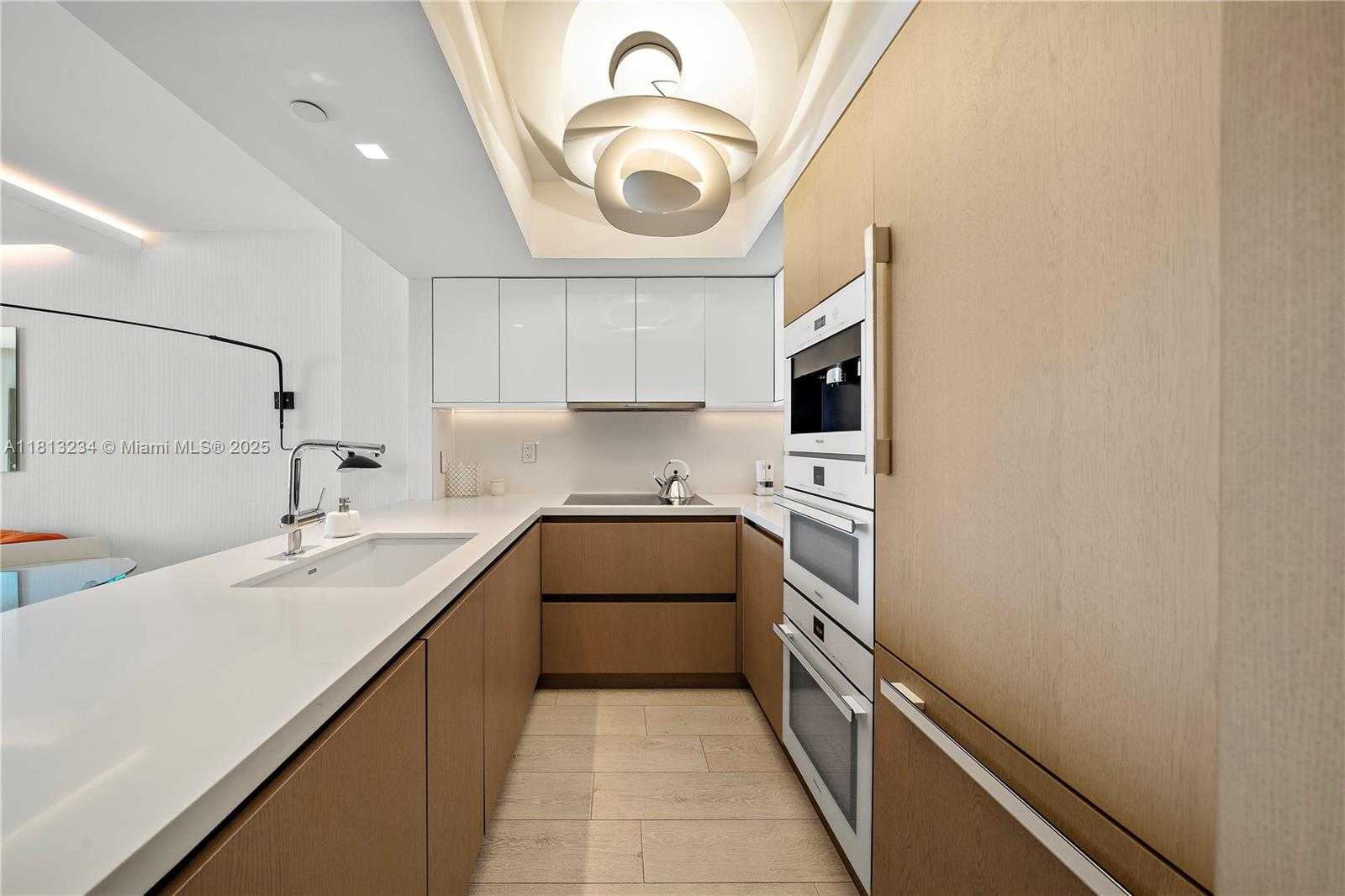 Small Image of 1500 OCEAN DR #910, Miami Beach Number 18
