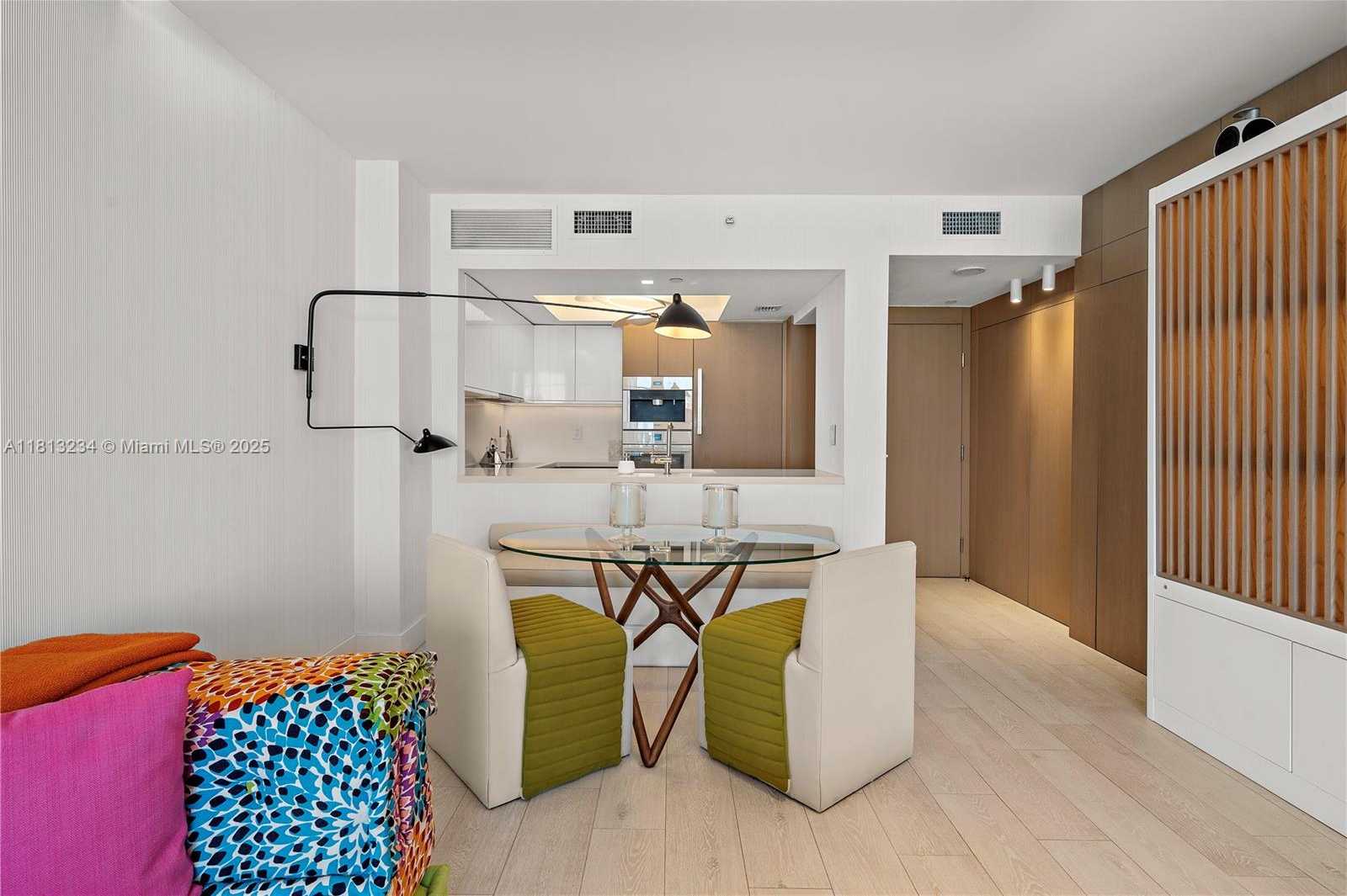 Small Image of 1500 OCEAN DR #910, Miami Beach Number 22