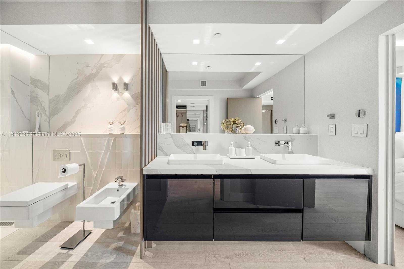 Small Image of 1500 OCEAN DR #910, Miami Beach Number 36