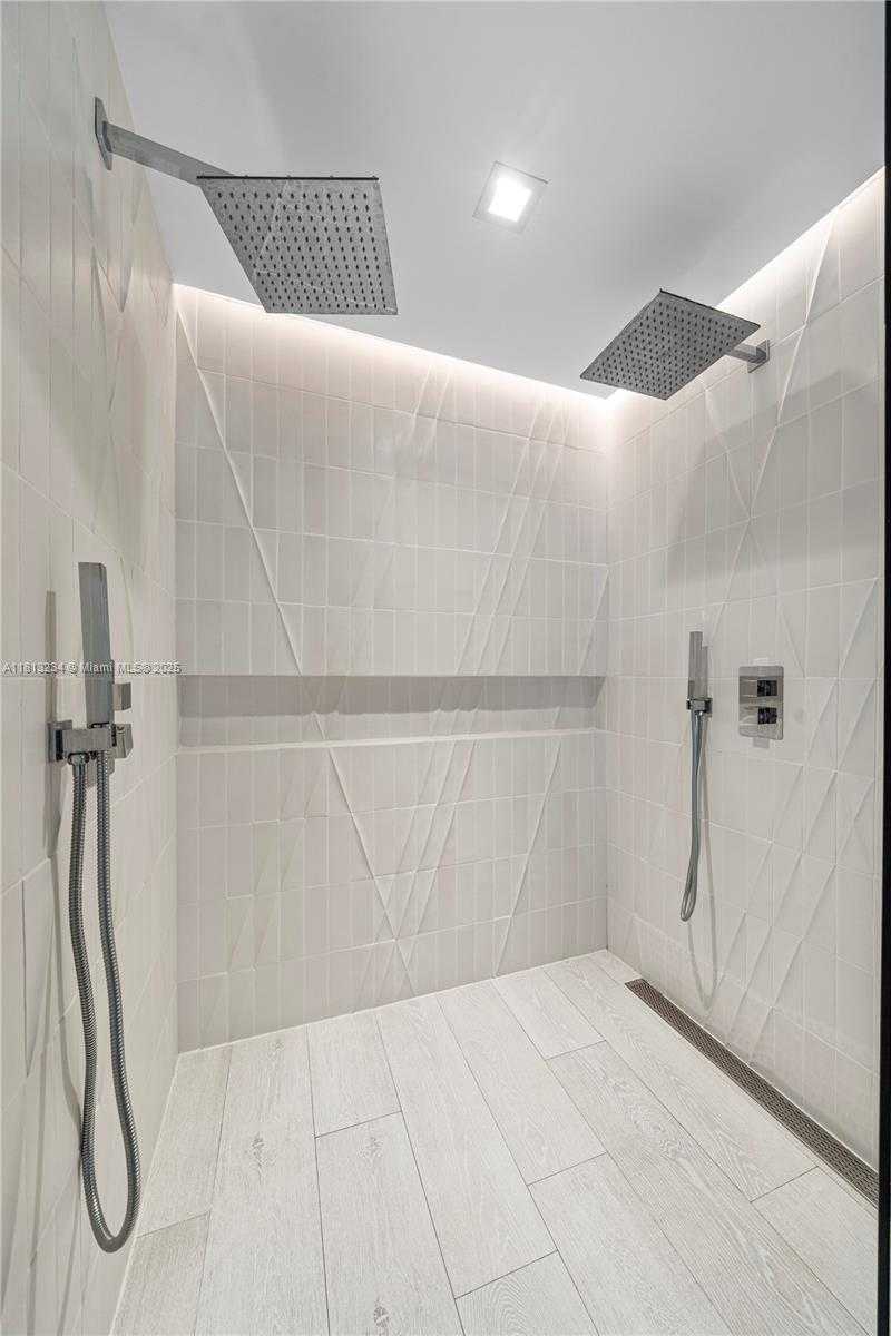 Small Image of 1500 OCEAN DR #910, Miami Beach Number 37