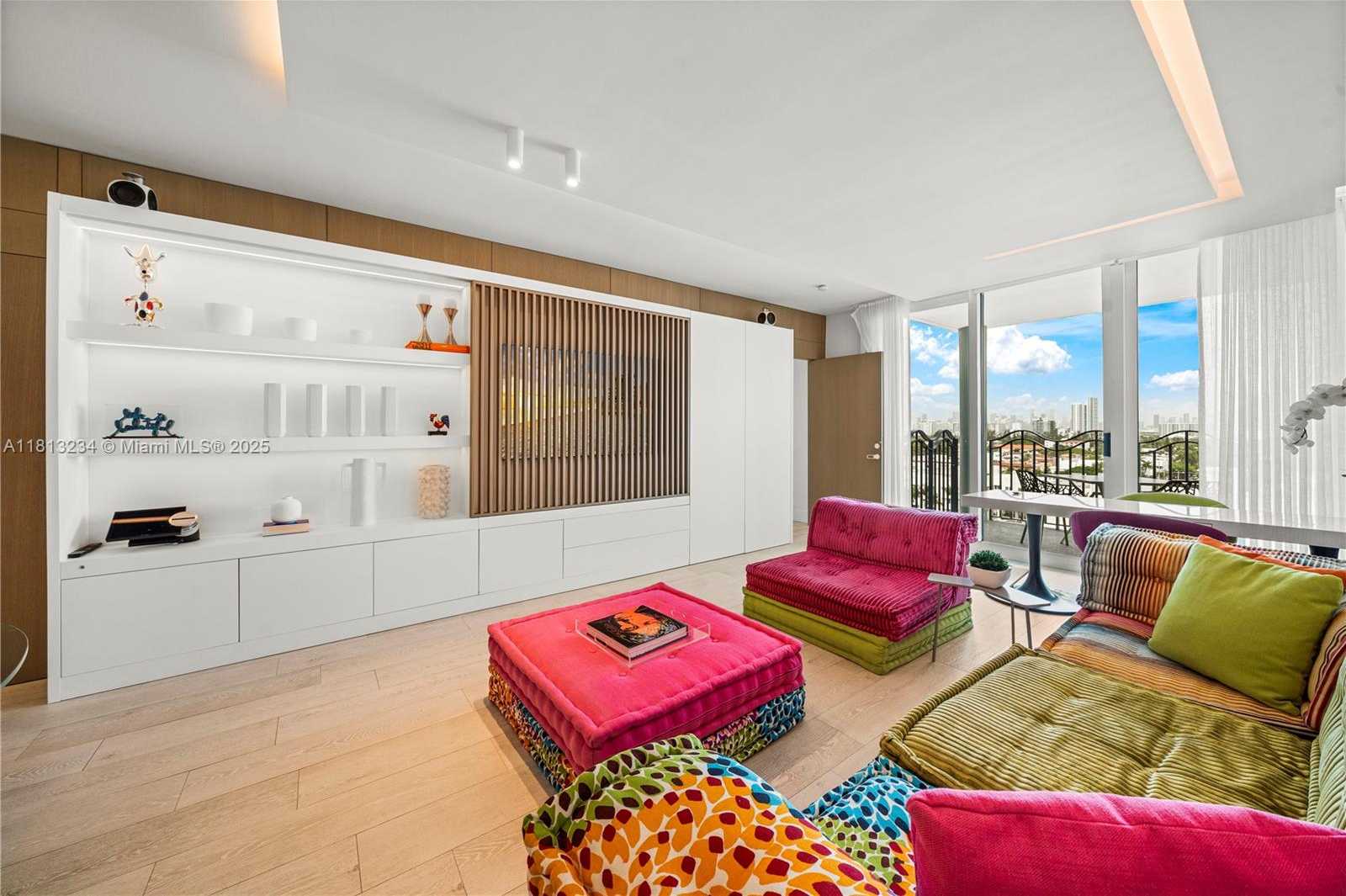 Small Image of 1500 OCEAN DR #910, Miami Beach Number 4