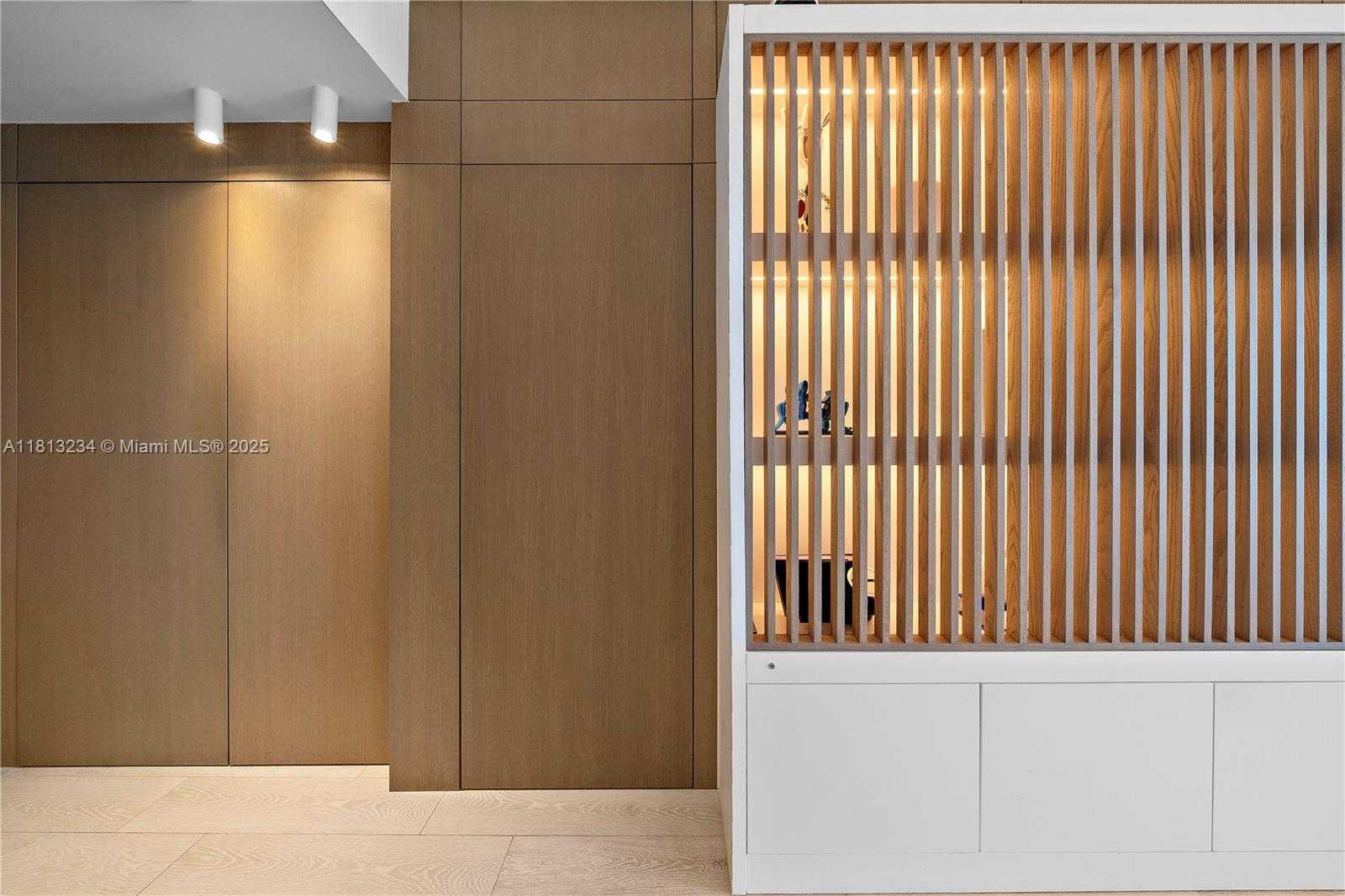 Small Image of 1500 OCEAN DR #910, Miami Beach Number 7