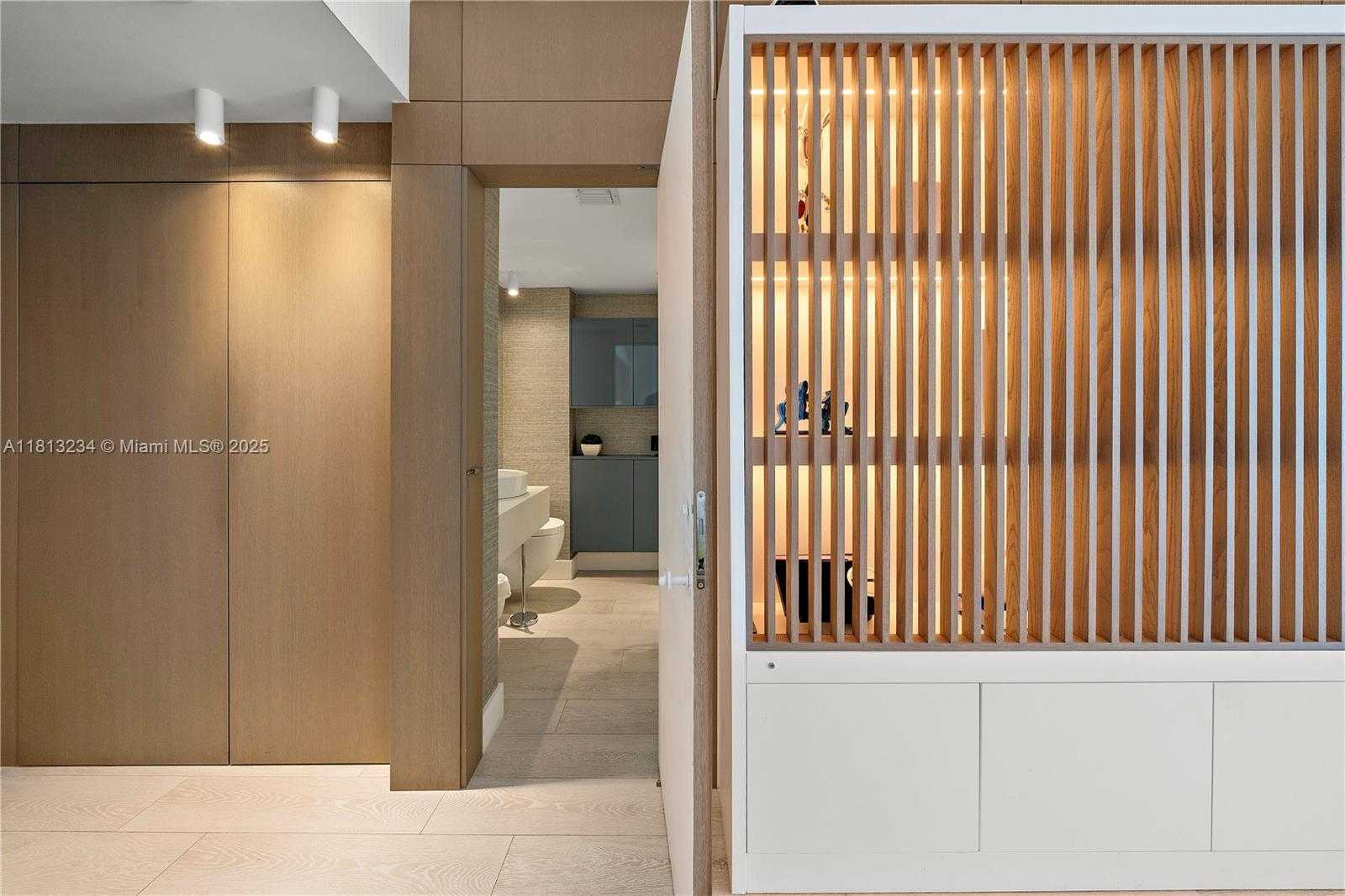Small Image of 1500 OCEAN DR #910, Miami Beach Number 8