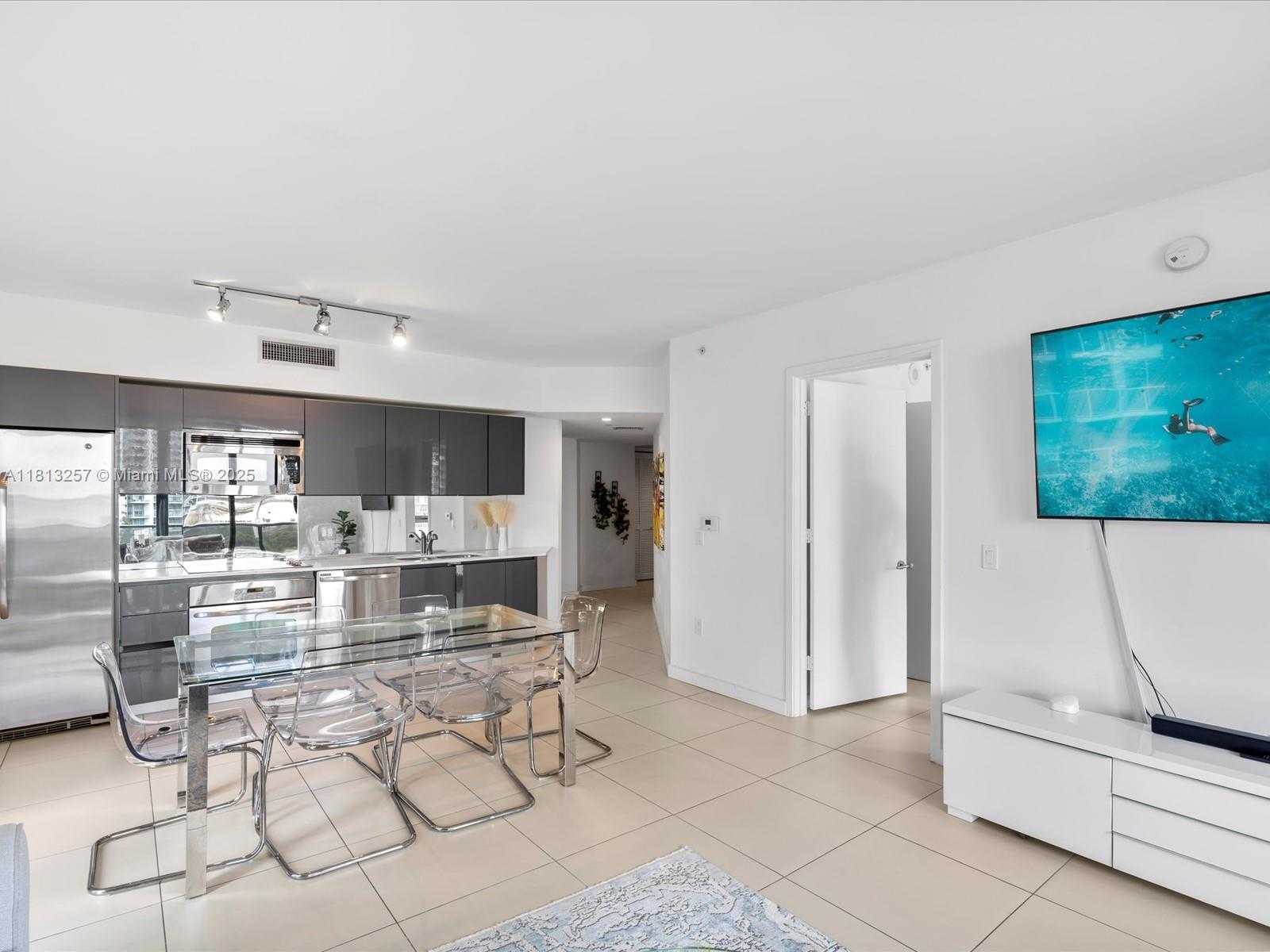 Small Image of 31 SOUTH EAST 6TH ST #802, Miami Number 13