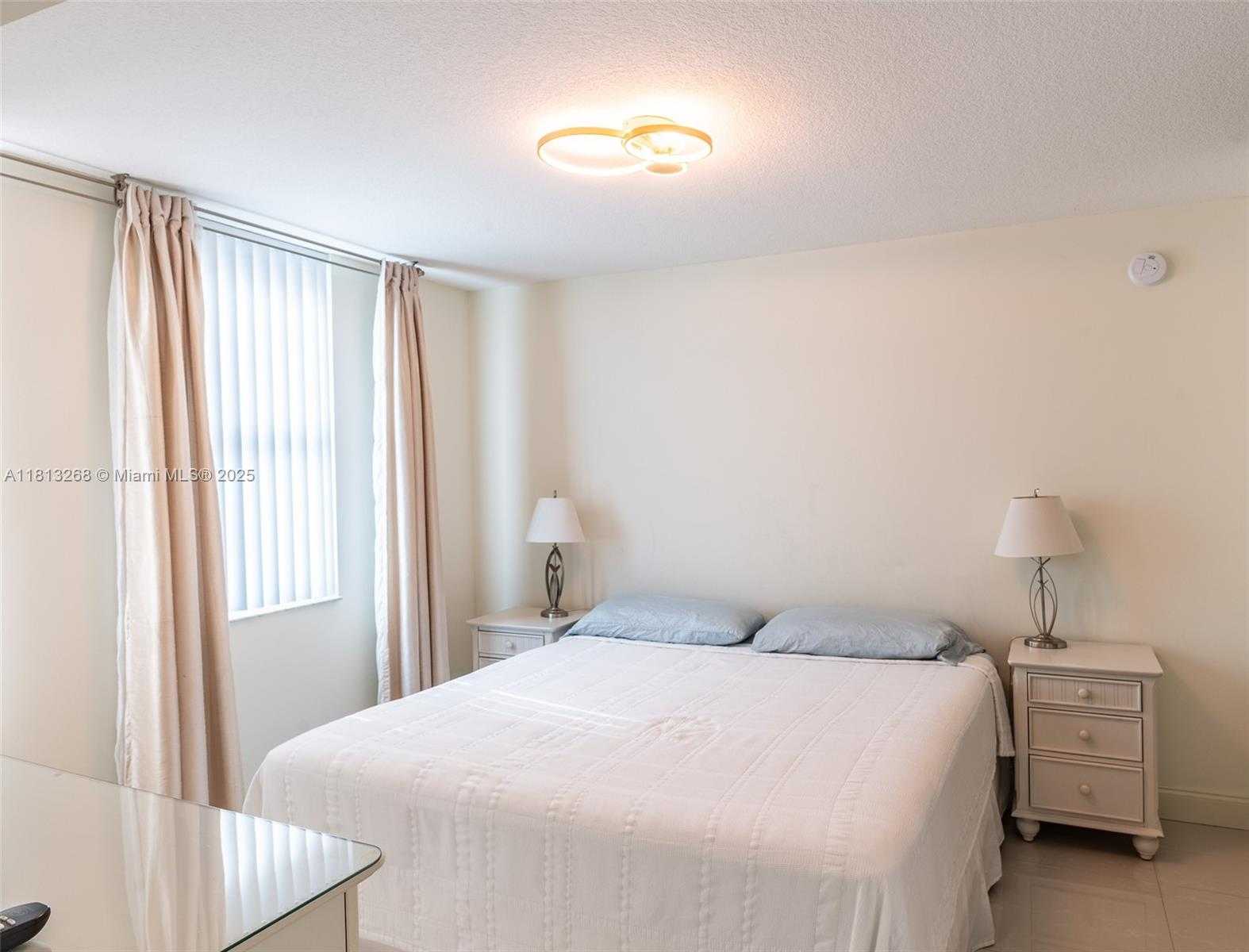 Small Image of 9201 COLLINS AVE #624, Surfside Number 10