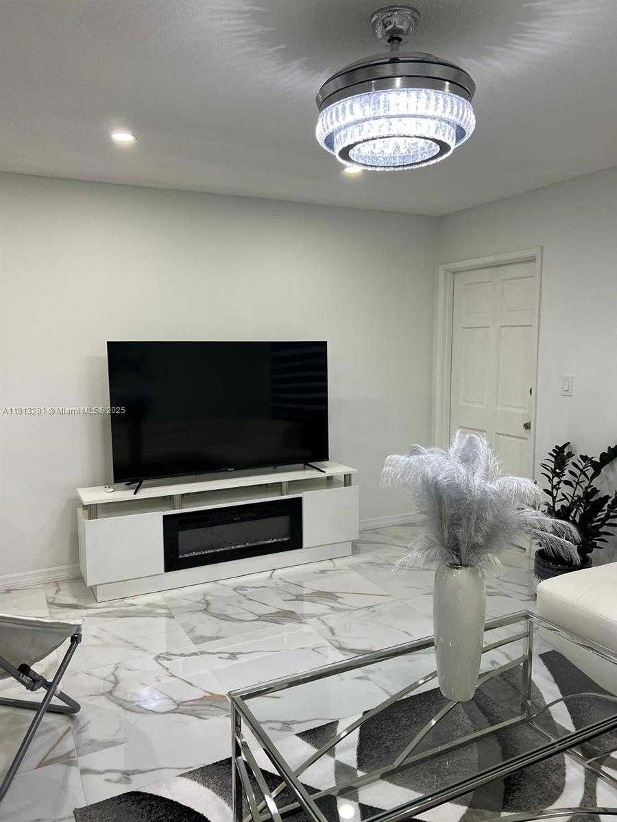 Small Image of 2905 PIERCE ST #7, Hollywood Number 10
