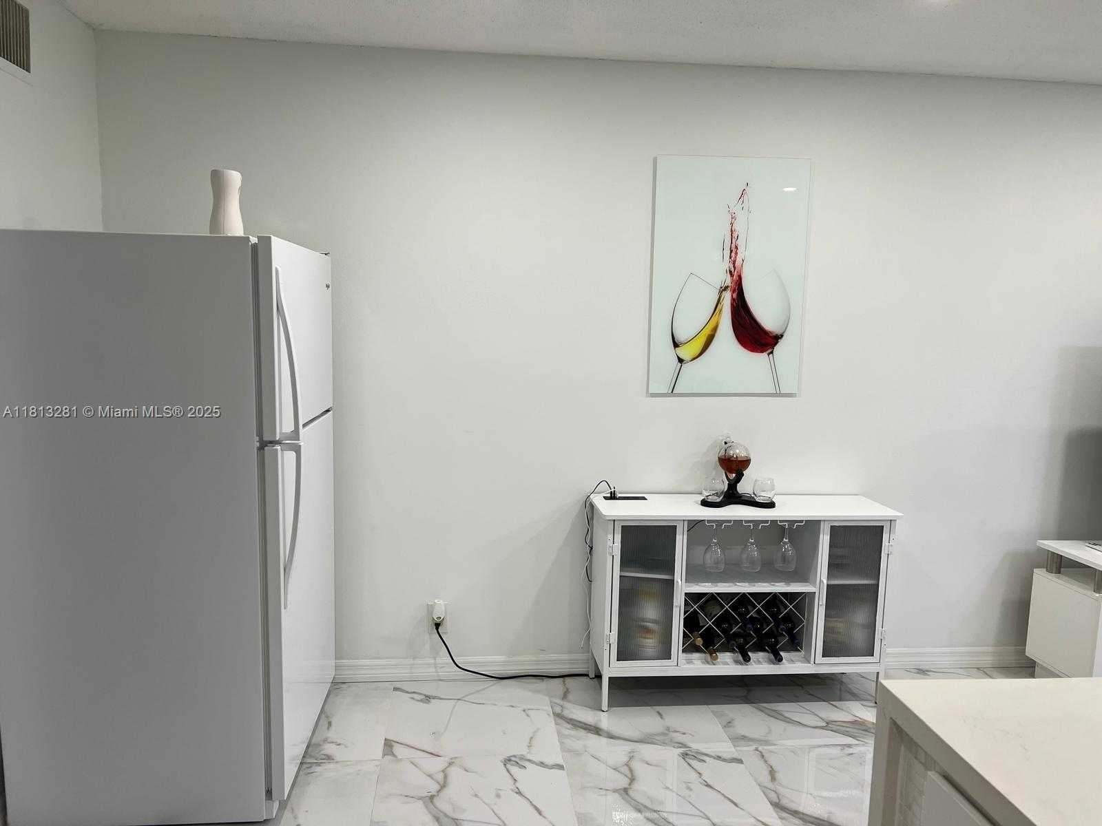 Small Image of 2905 PIERCE ST #7, Hollywood Number 14