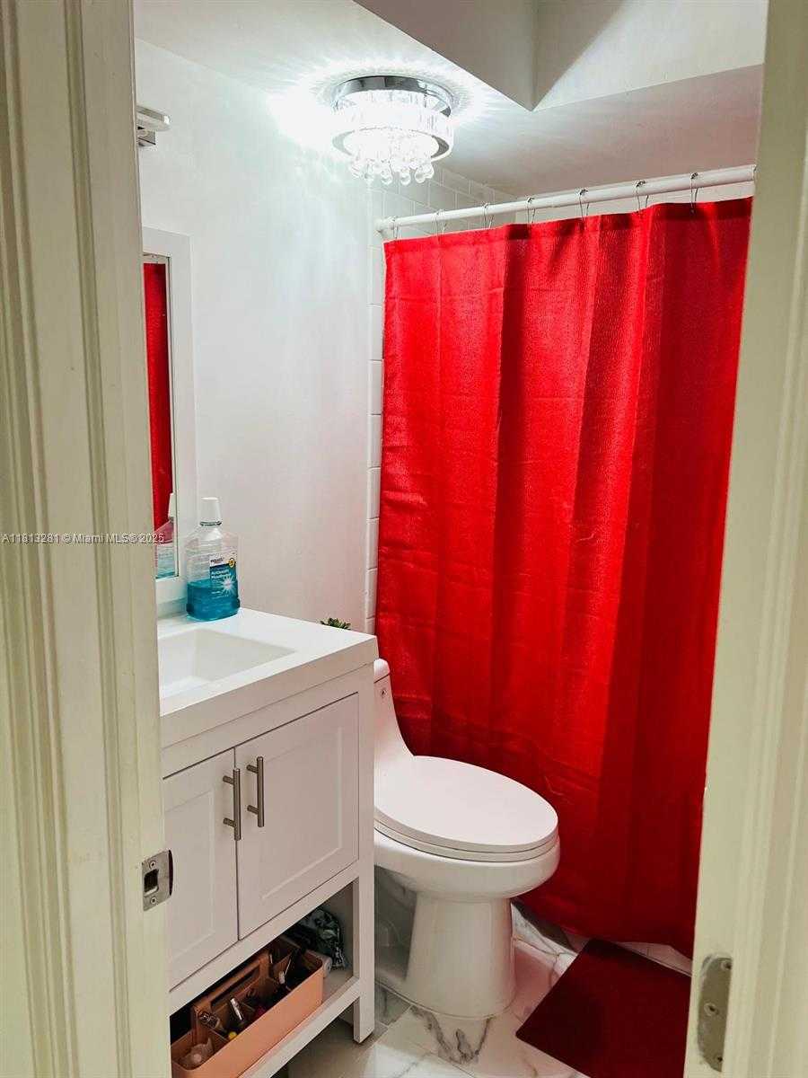Small Image of 2905 PIERCE ST #7, Hollywood Number 15