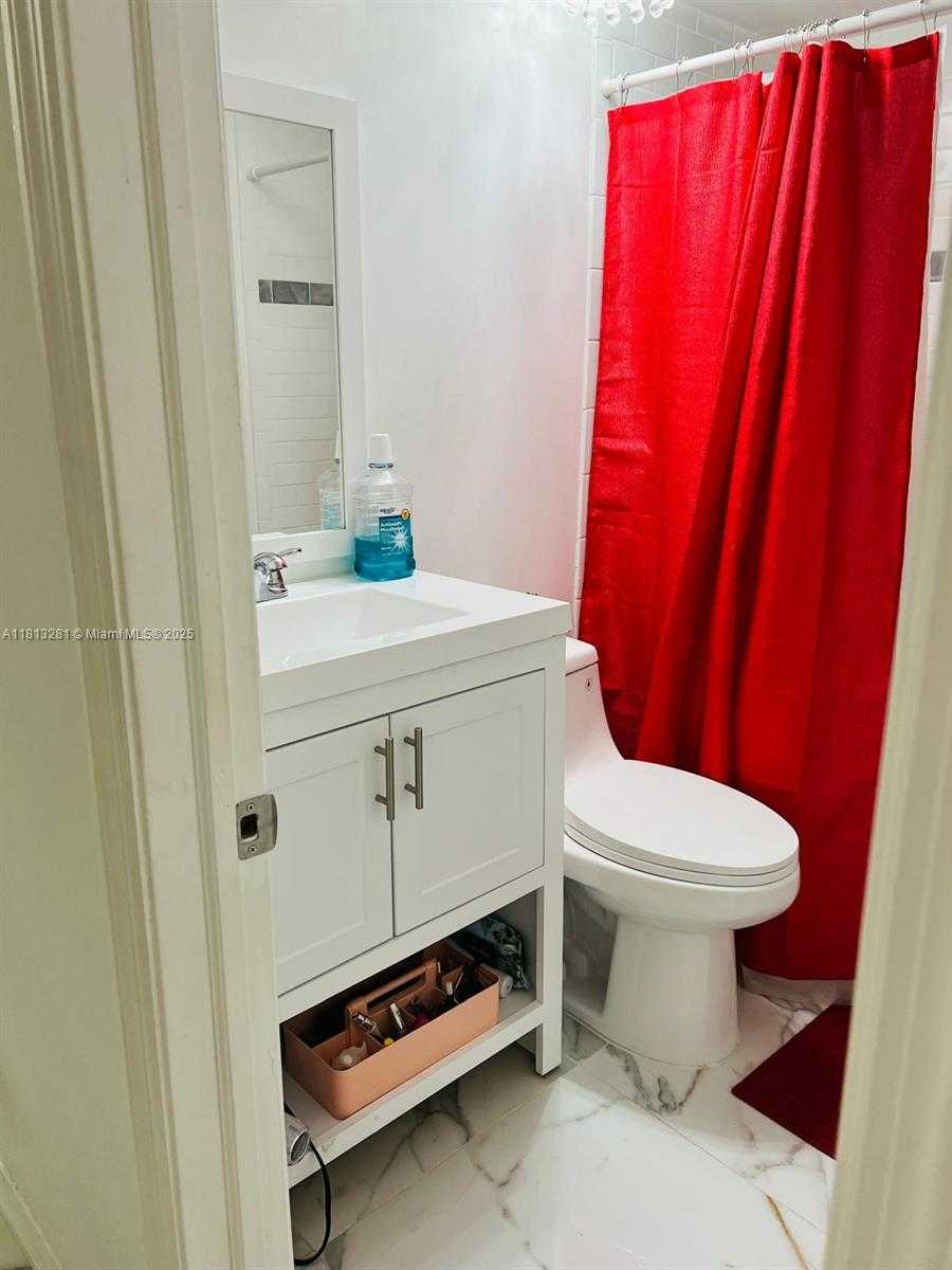 Small Image of 2905 PIERCE ST #7, Hollywood Number 16