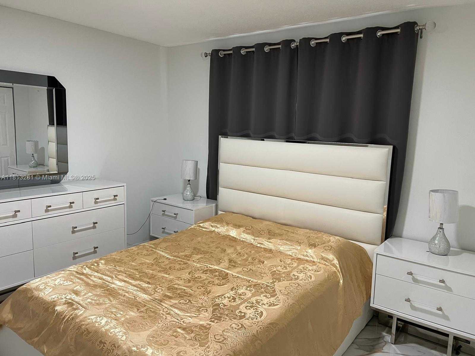Small Image of 2905 PIERCE ST #7, Hollywood Number 21