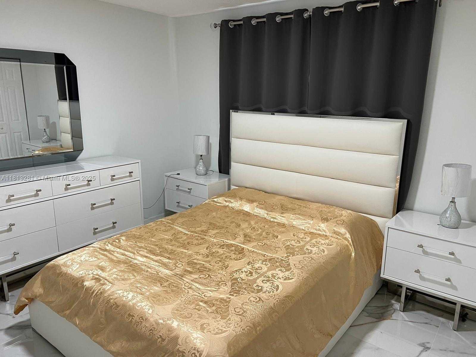 Small Image of 2905 PIERCE ST #7, Hollywood Number 23