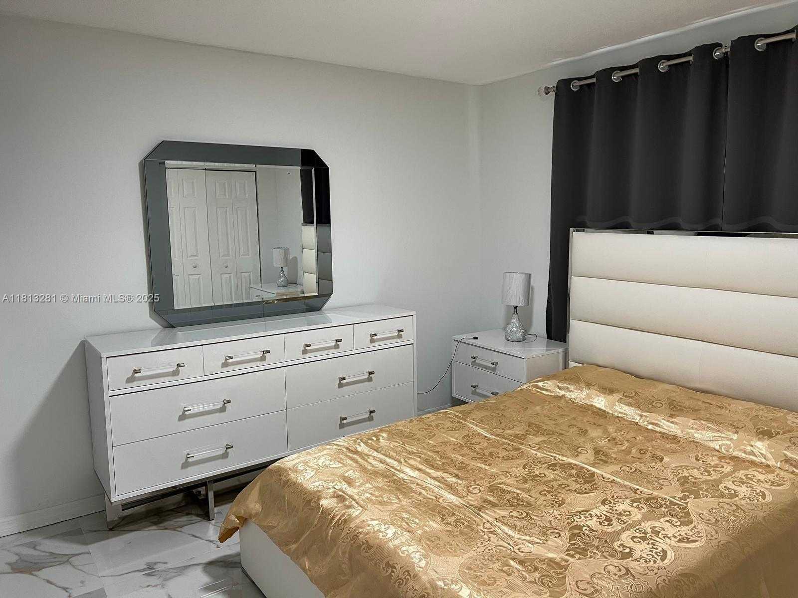 Small Image of 2905 PIERCE ST #7, Hollywood Number 25