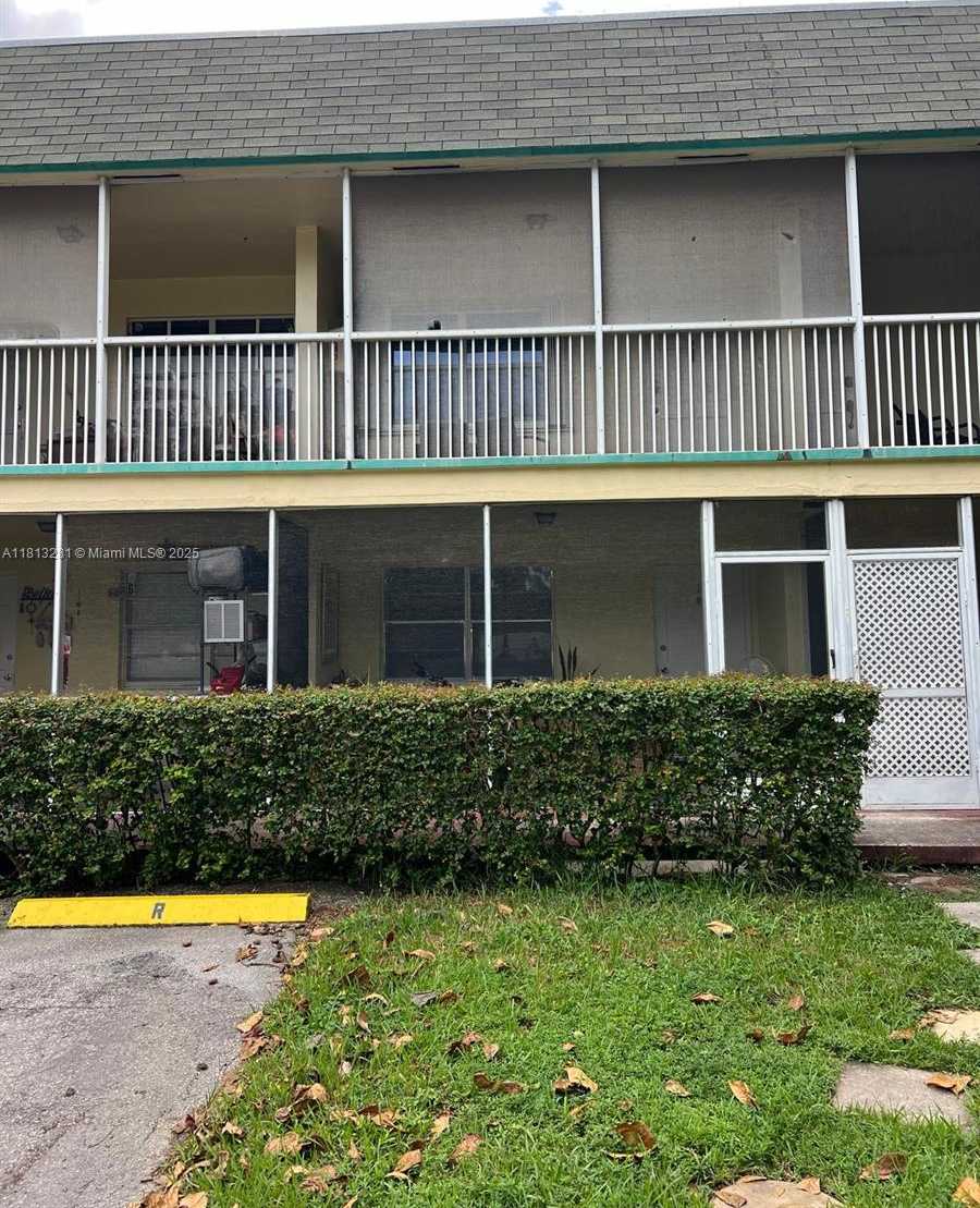 Small Image of 2905 PIERCE ST #7, Hollywood Number 4