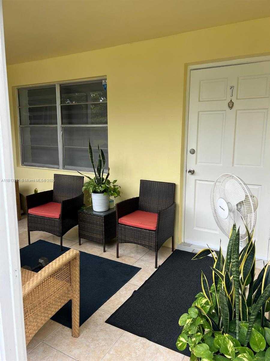 Small Image of 2905 PIERCE ST #7, Hollywood Number 6