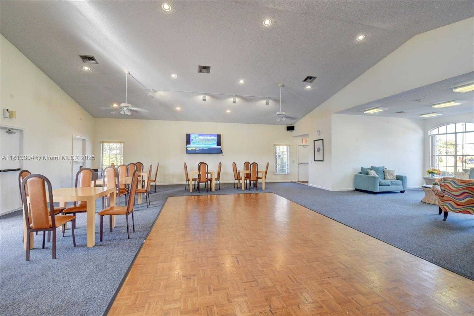 Small Image of 9280 Boca Gardens Pkwy, Boca Raton, FL 33496, USA Number 39