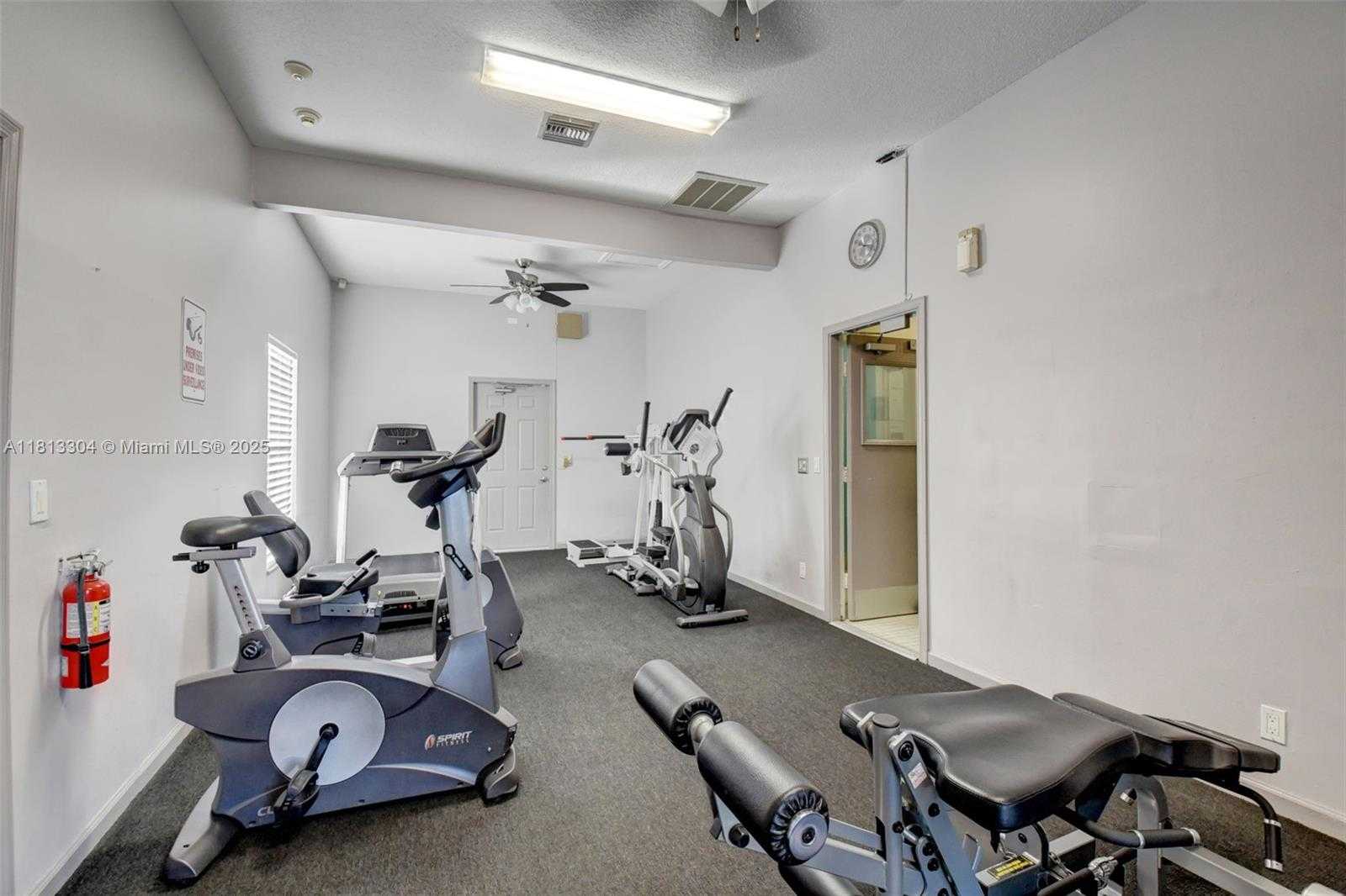 Small Image of 9280 Boca Gardens Pkwy, Boca Raton, FL 33496, USA Number 40