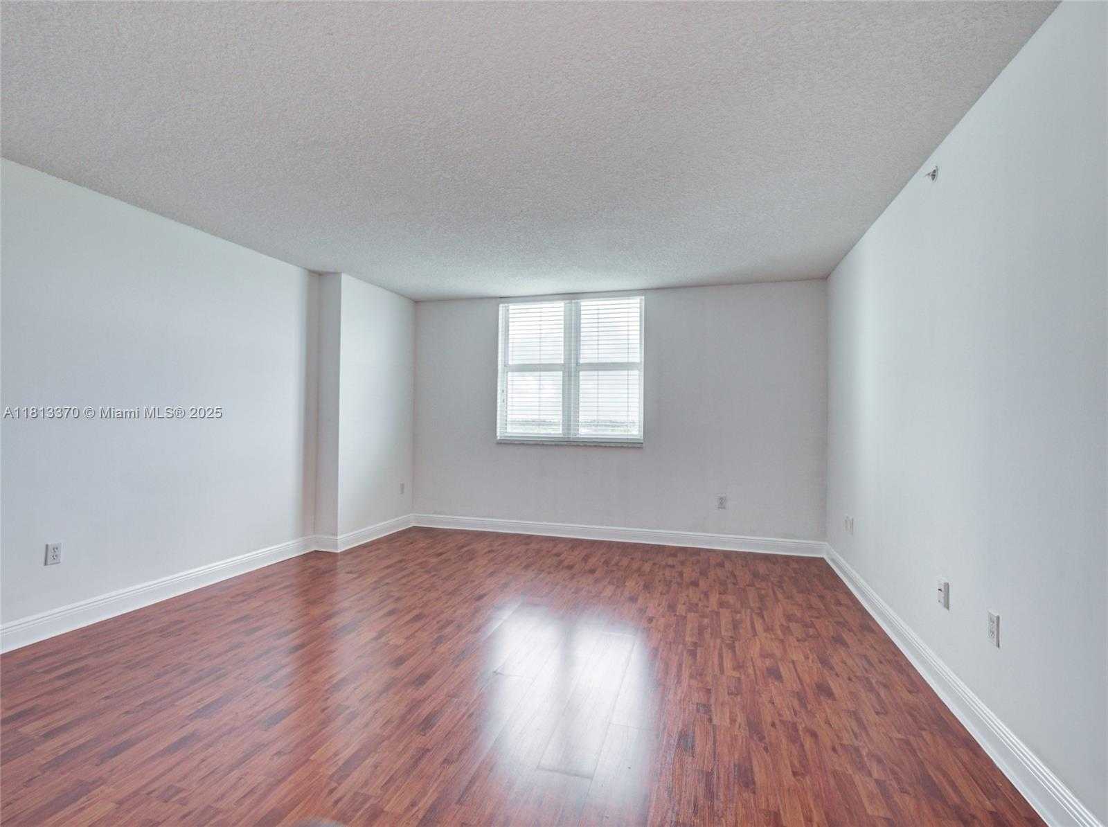 Small Image of 3000 CORAL WAY #815, Miami Number 17