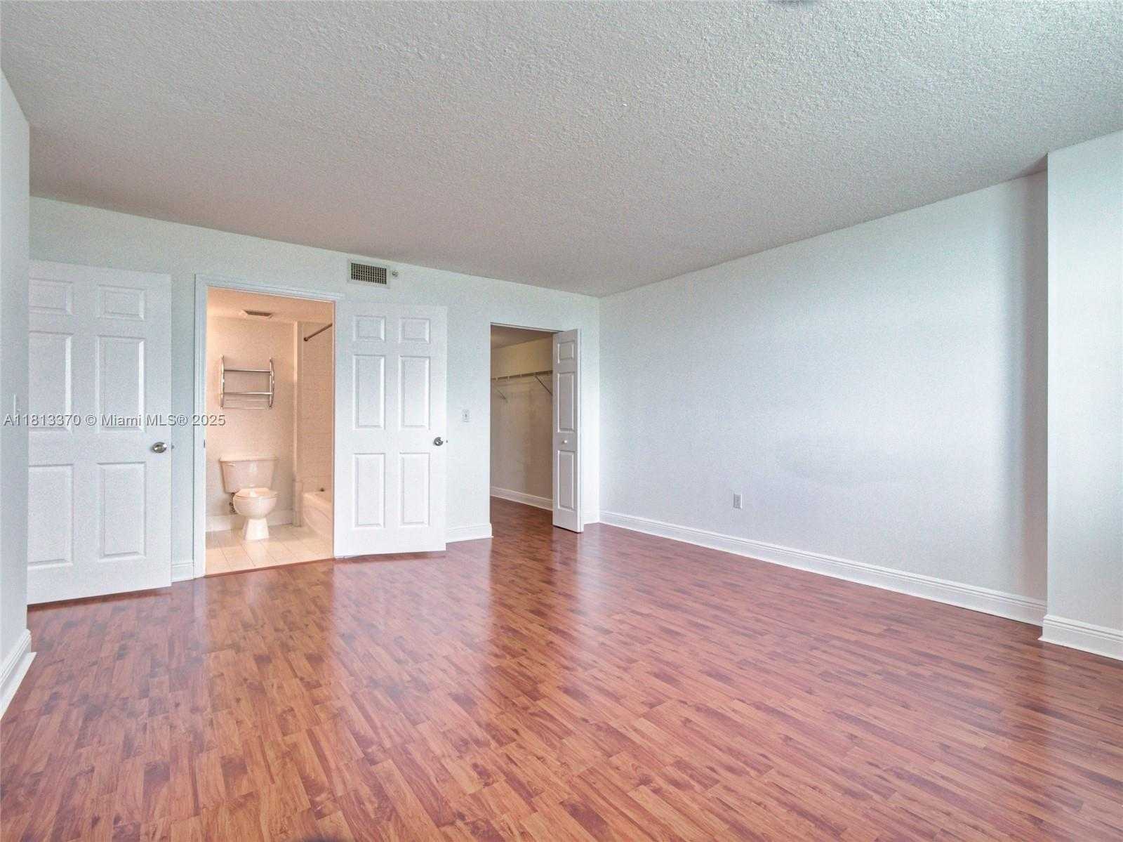 Small Image of 3000 CORAL WAY #815, Miami Number 21