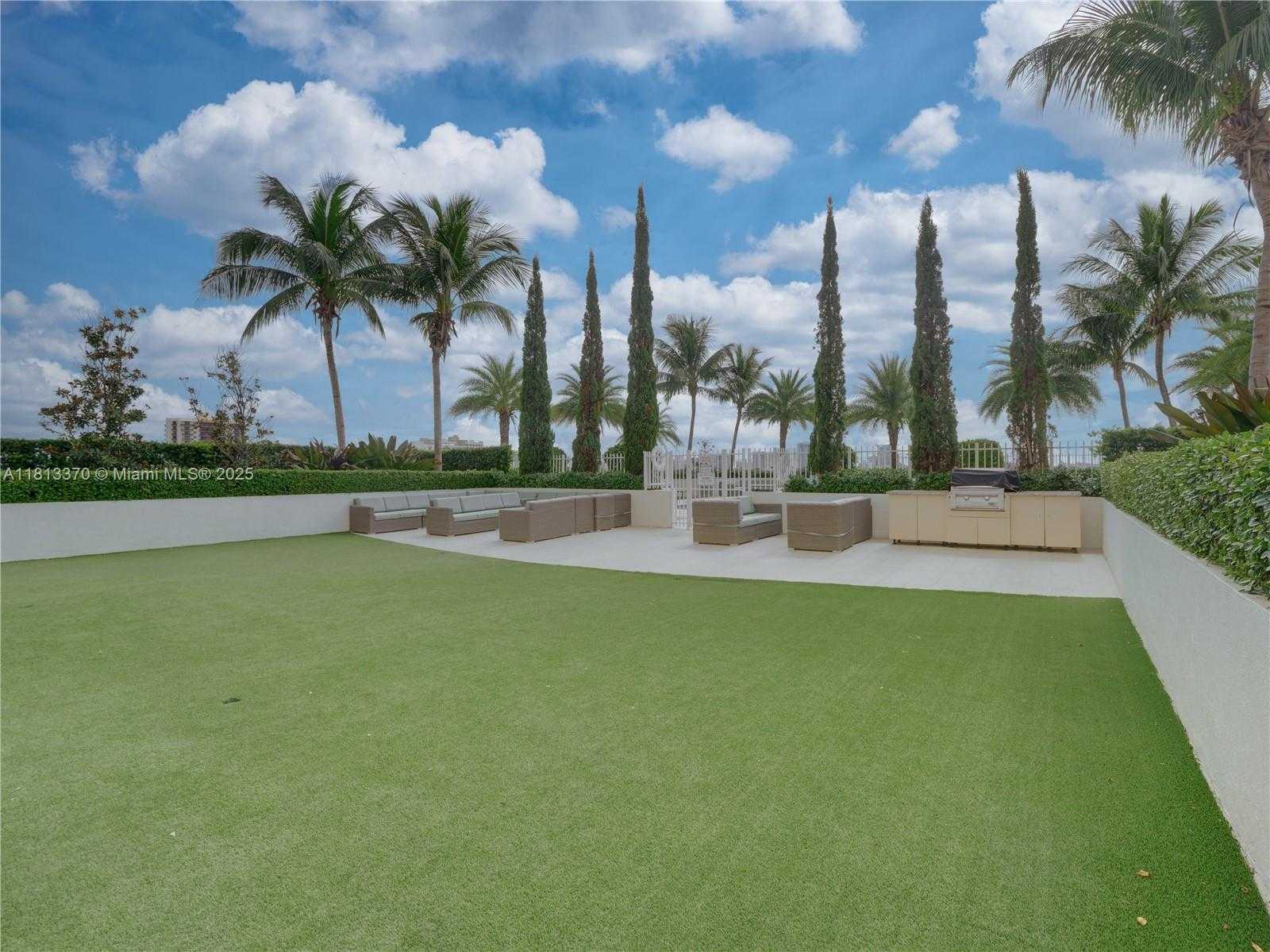 Small Image of 3000 CORAL WAY #815, Miami Number 25